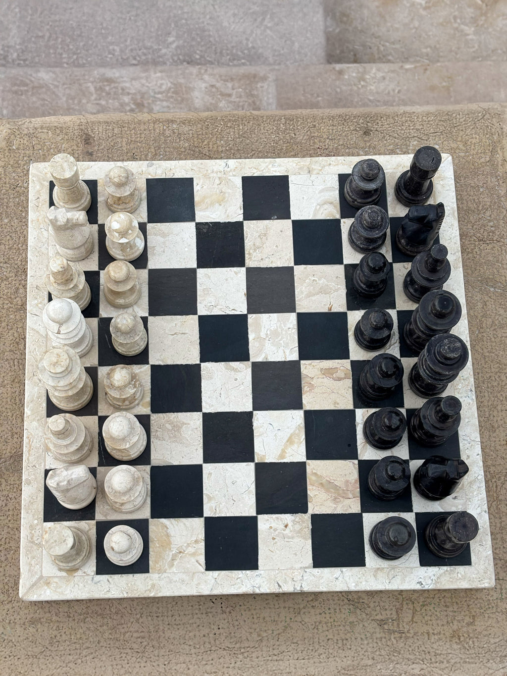Échiquier en Marbre – Jeu d’Échecs de Luxe Fait Main