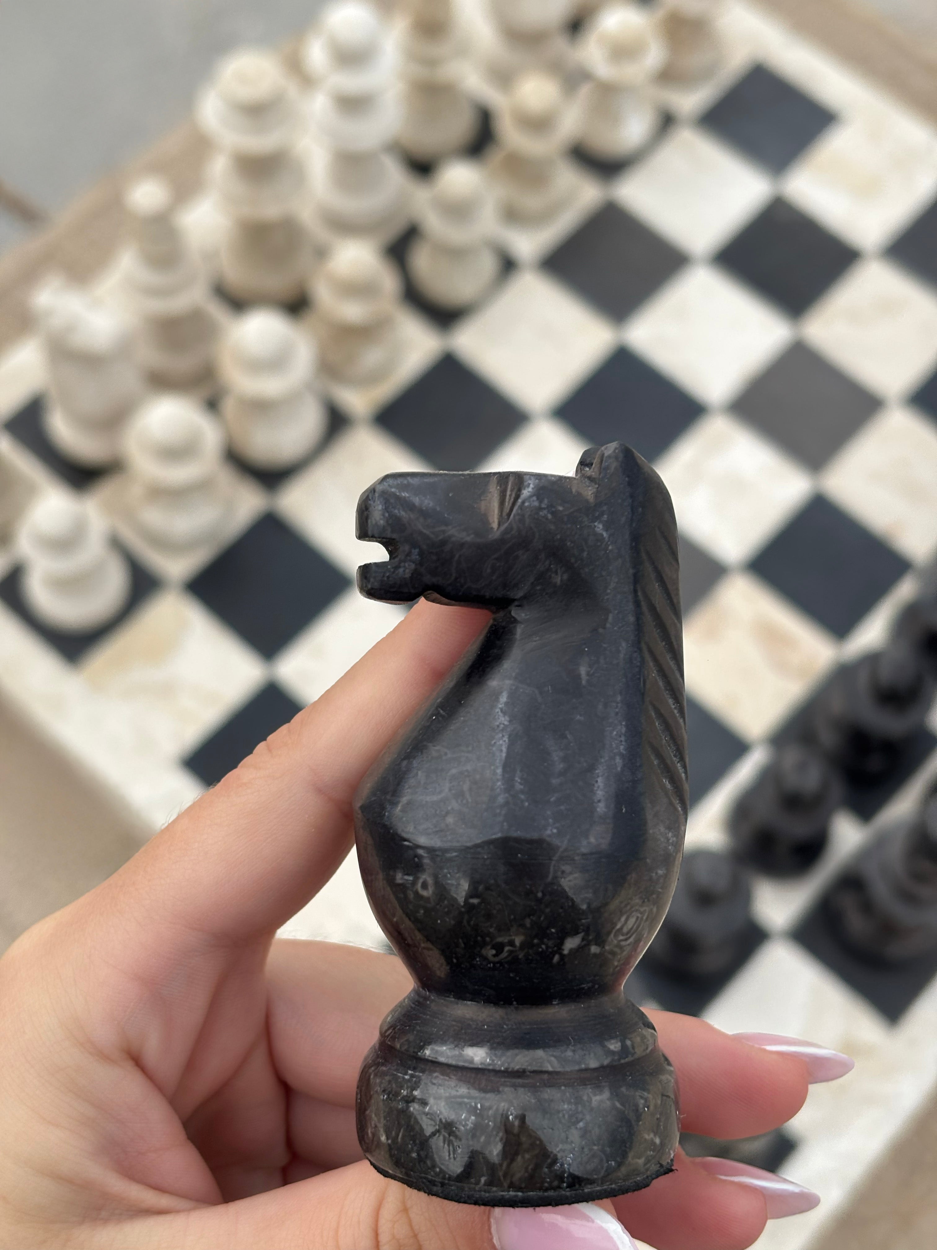 Échiquier en Marbre – Jeu d’Échecs de Luxe Fait Main