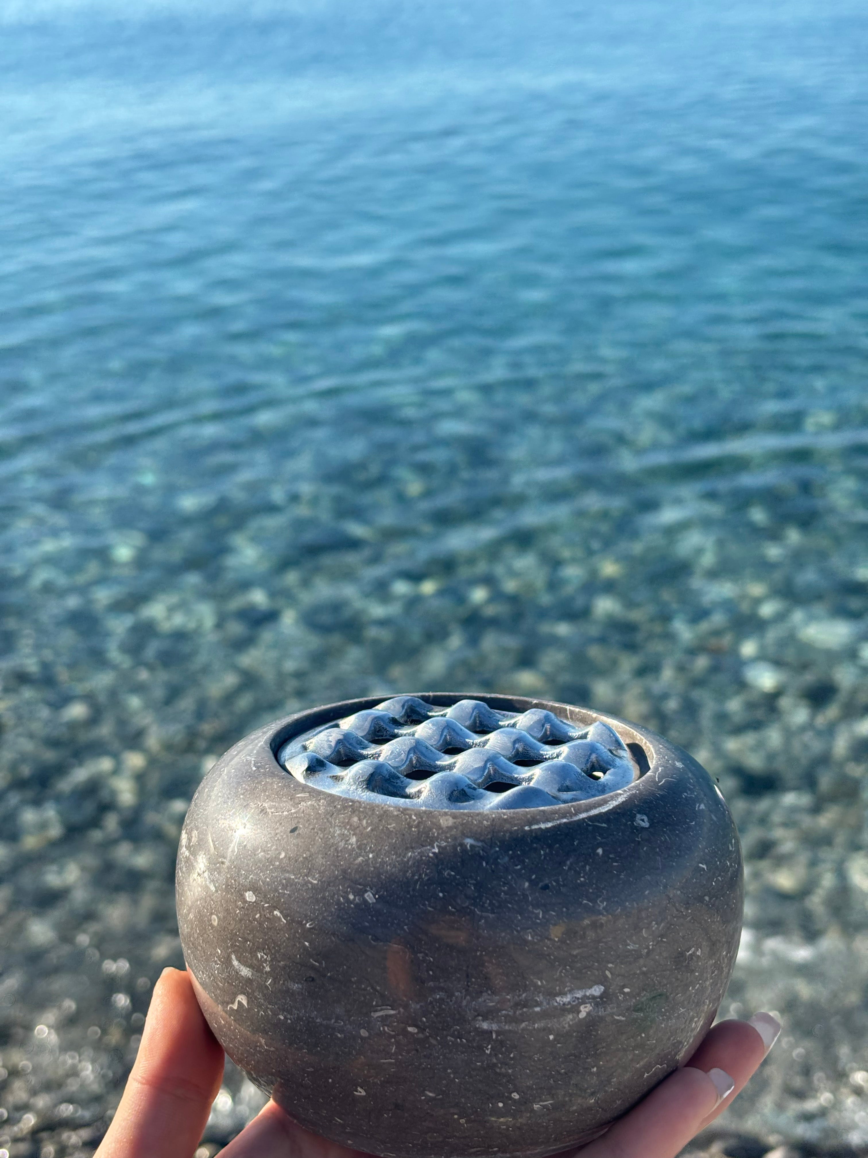 Cendrier en marbre lisse gris