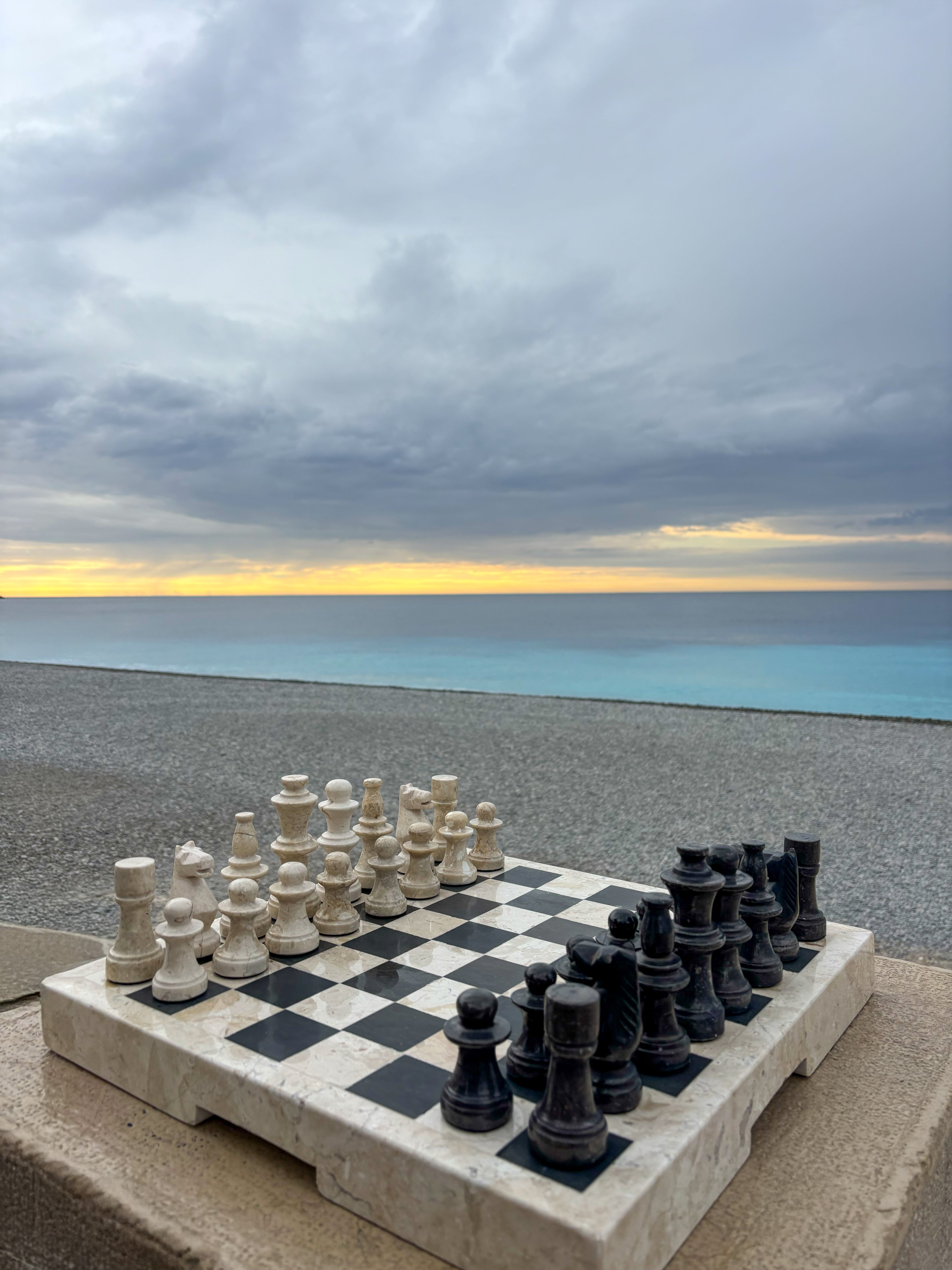 Échiquier en Marbre – Jeu d’Échecs de Luxe Fait Main