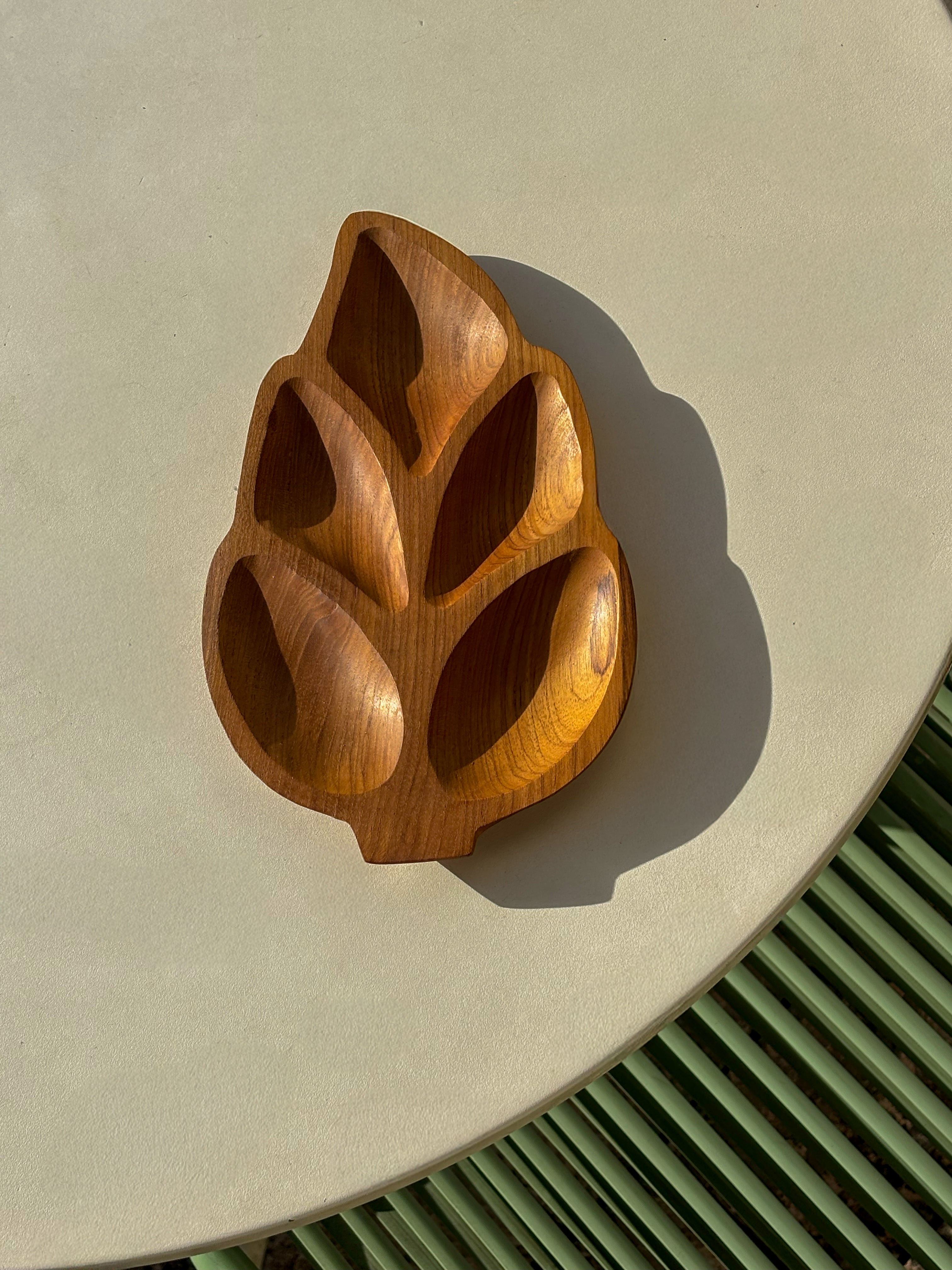 Coupelle feuille compartimentée en bois de teck