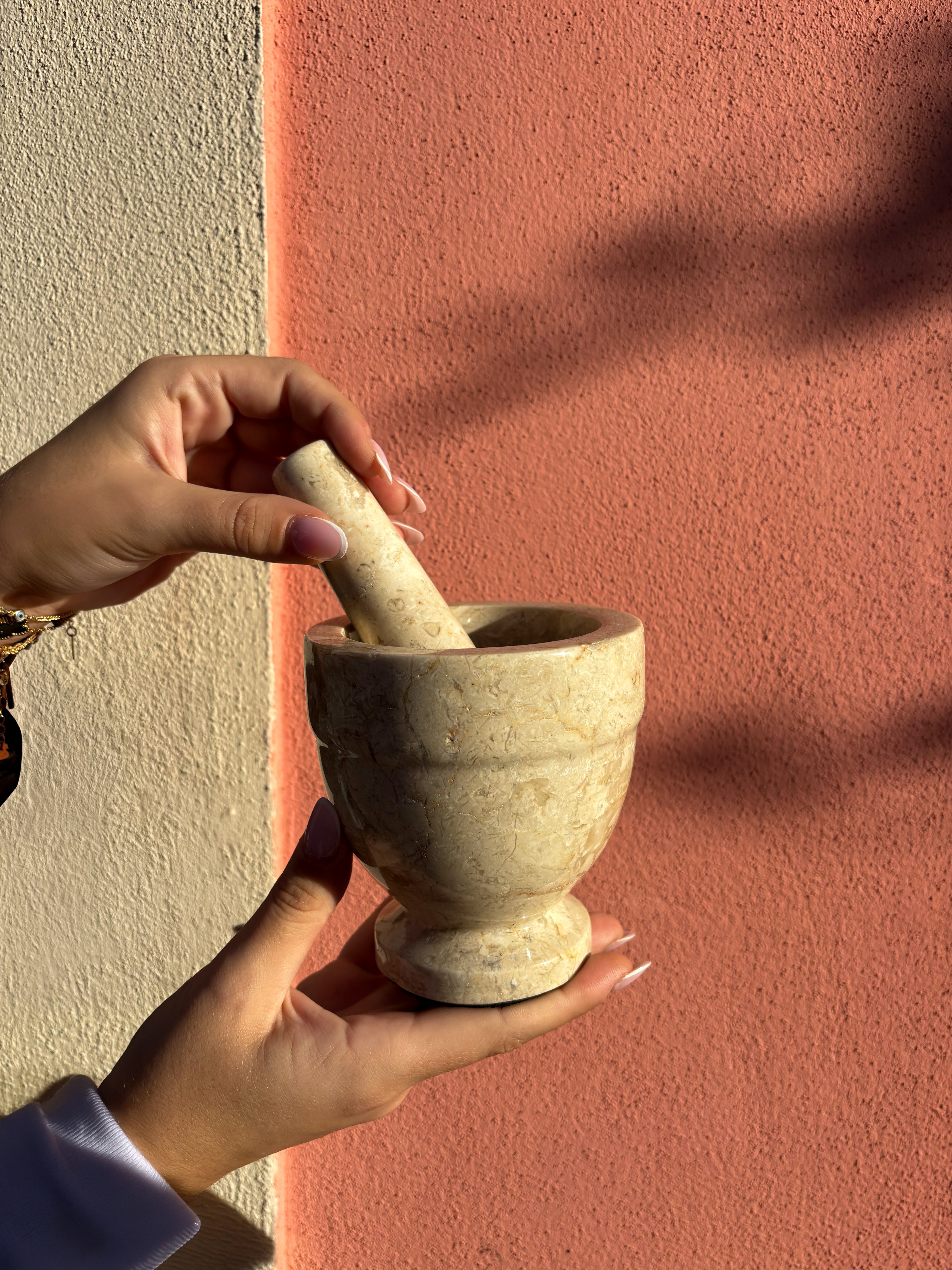 Mortier en marbre blanc