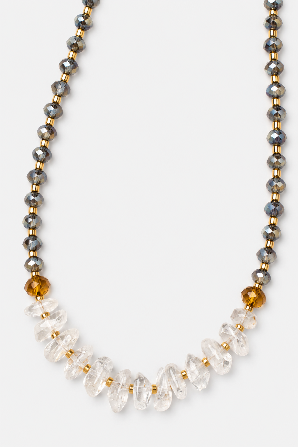 Collier gris et blanc – Éclat