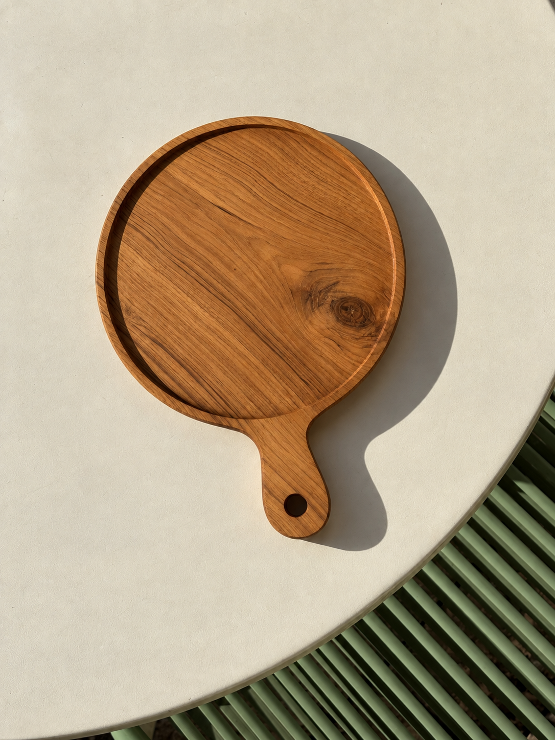 Plateau rond en bois avec manche
