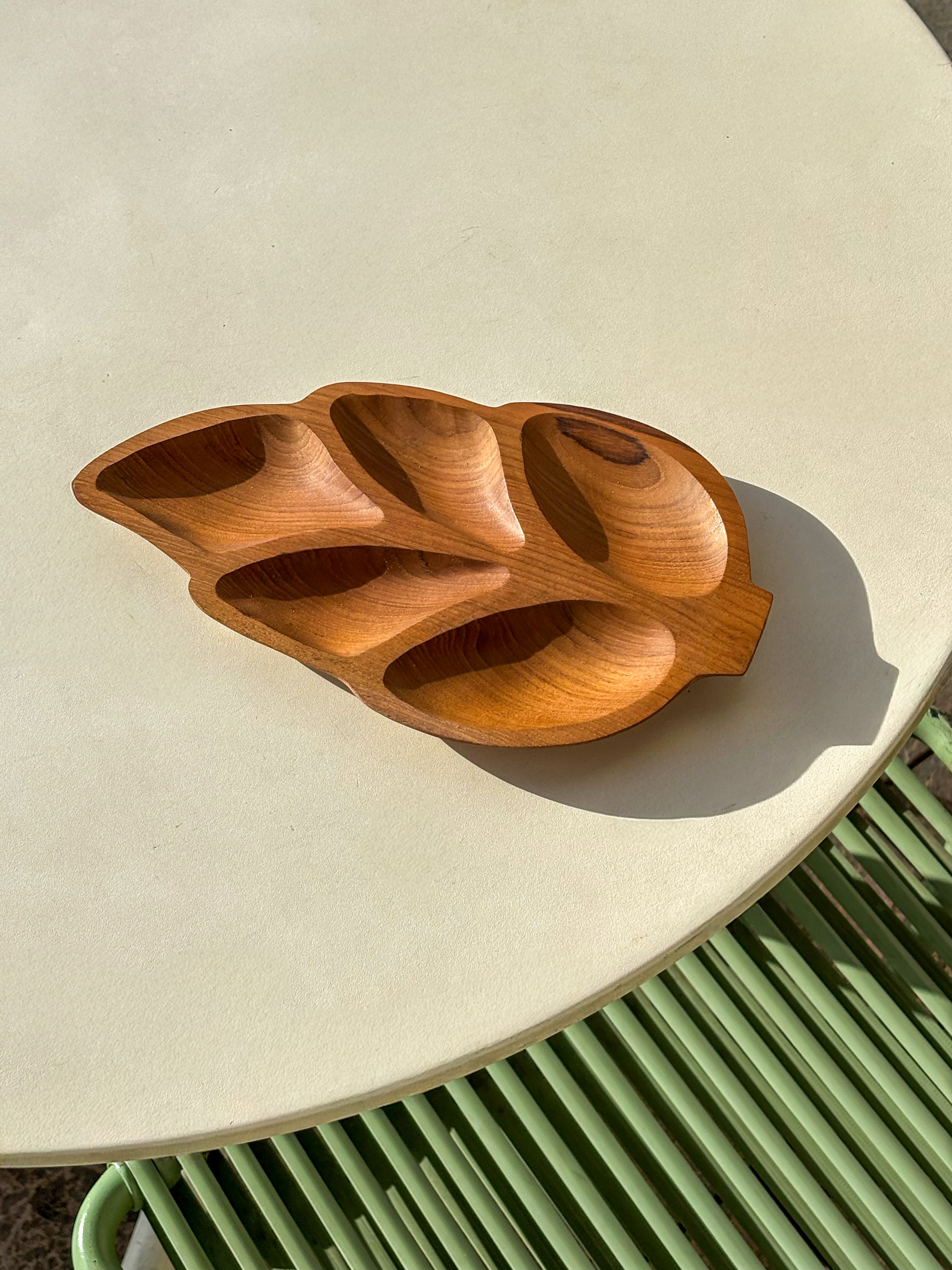 Coupelle feuille compartimentée en bois de teck