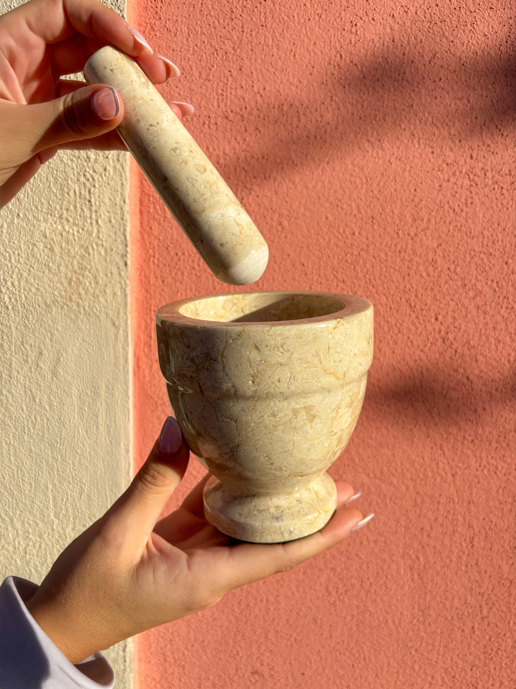 Mortier en marbre blanc