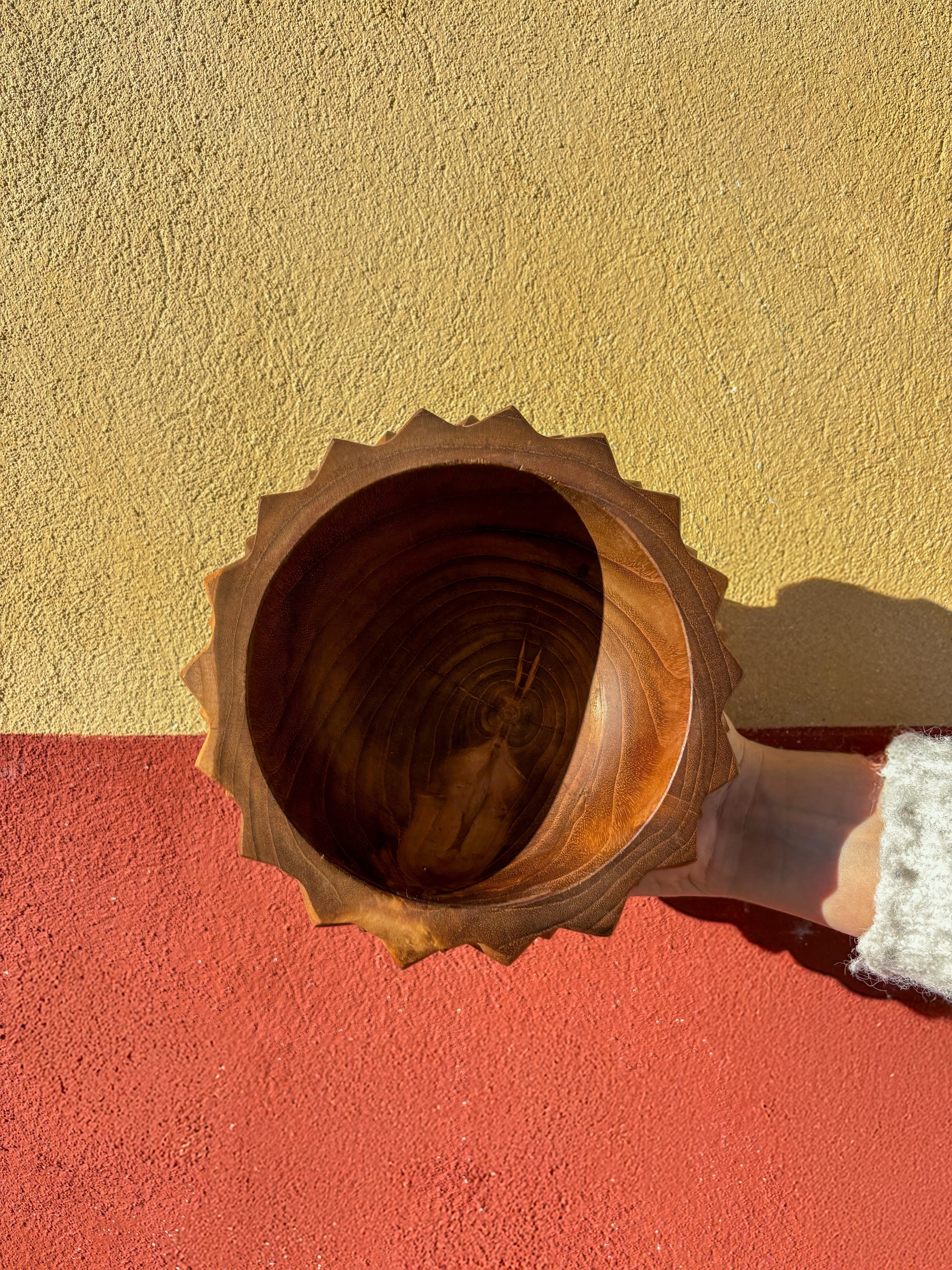 Bol relief en bois de teck