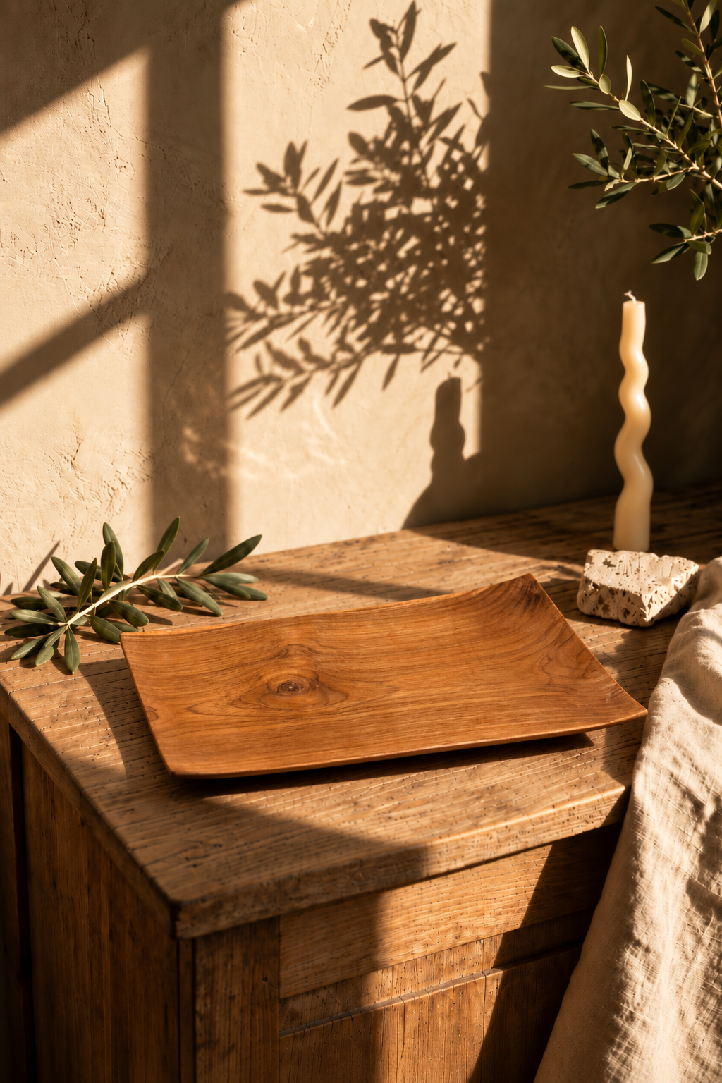 Grande assiette rectangulaire en bois de teck – 30 x 18 cm