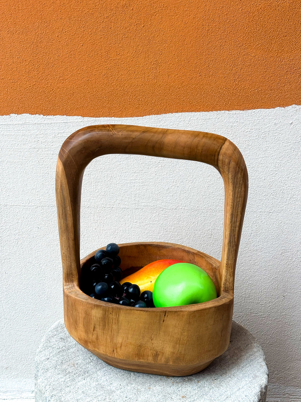 Panier en bois sculpté à la main