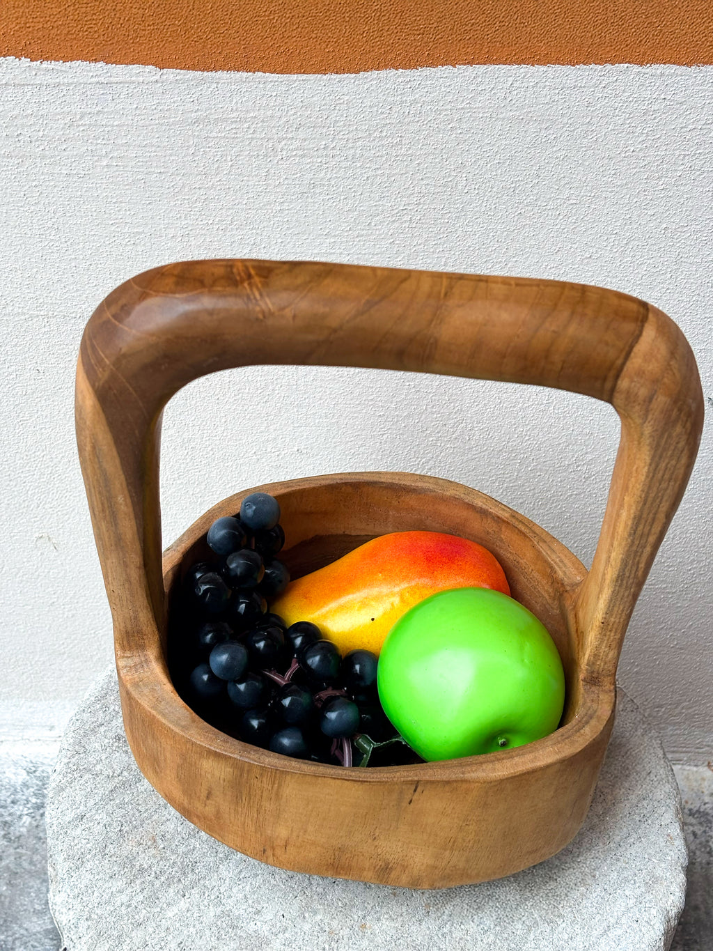 Panier en bois sculpté à la main
