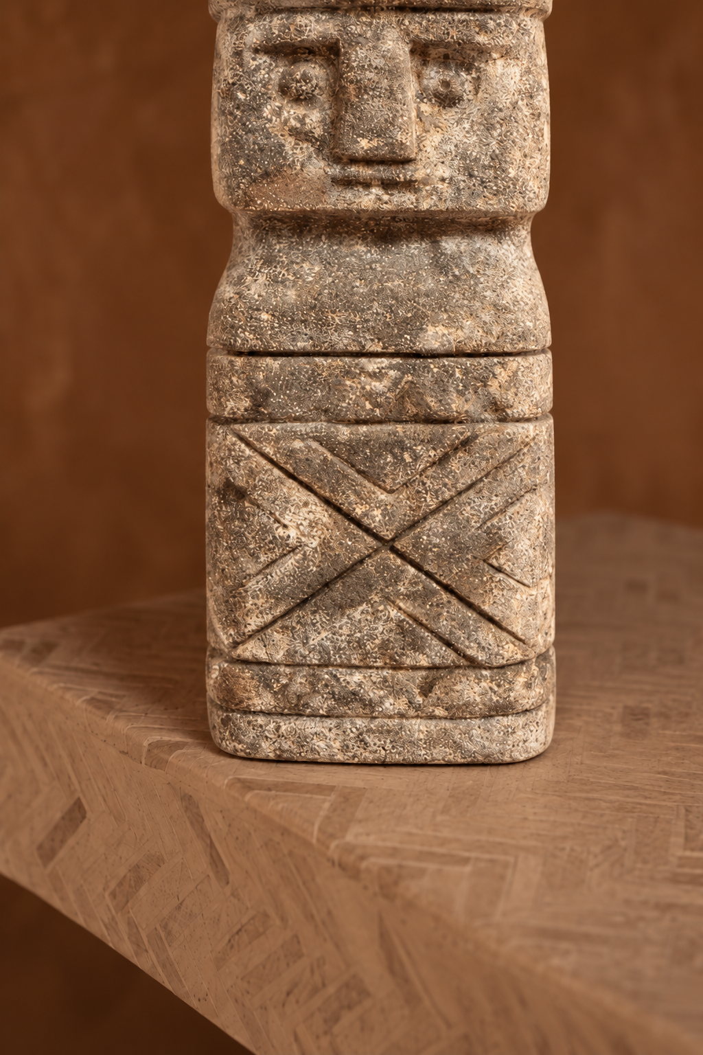 Statue Totem Couronne