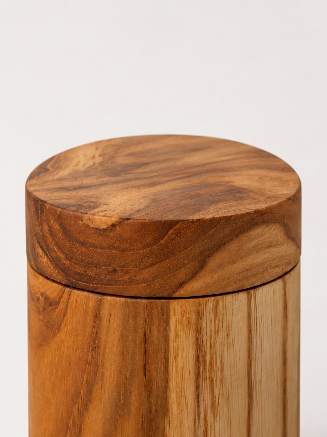 Boîte en bois avec couvercle