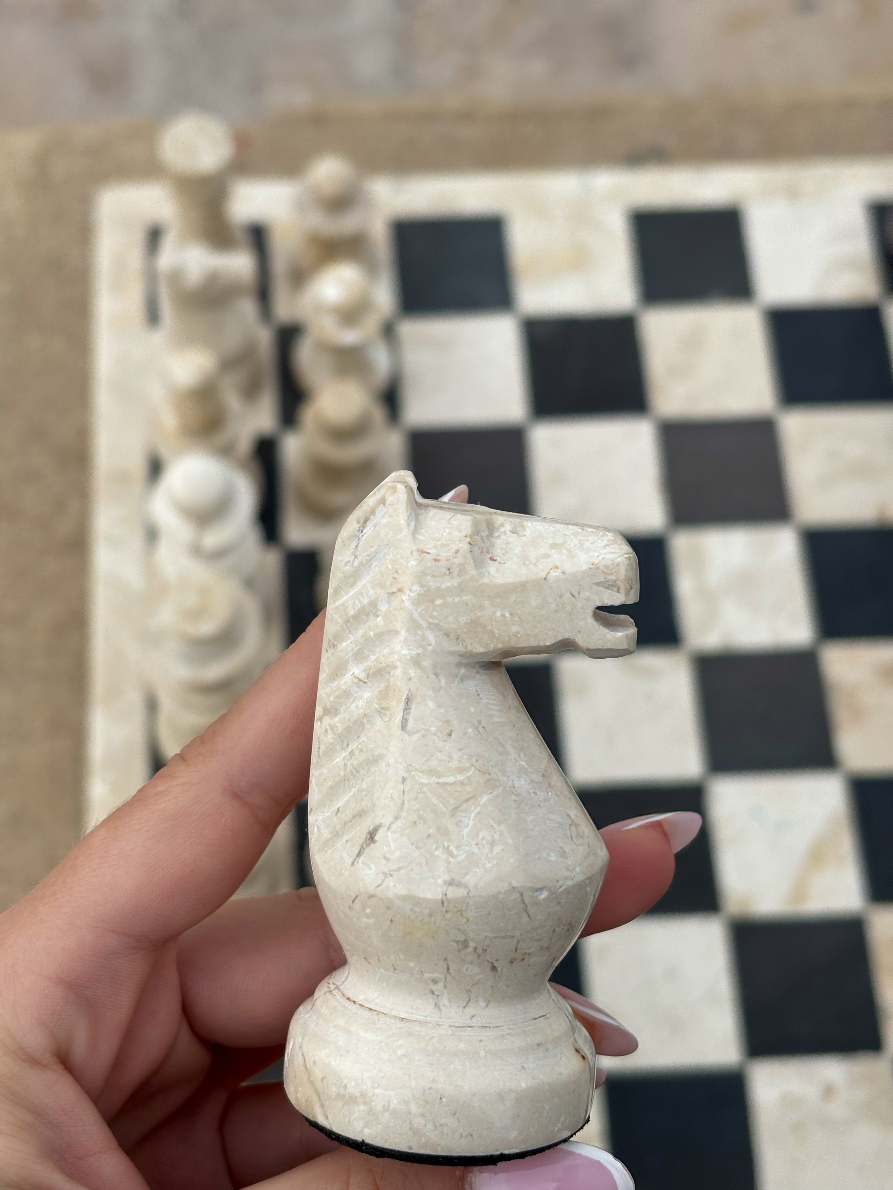 Échiquier en Marbre – Jeu d’Échecs de Luxe Fait Main