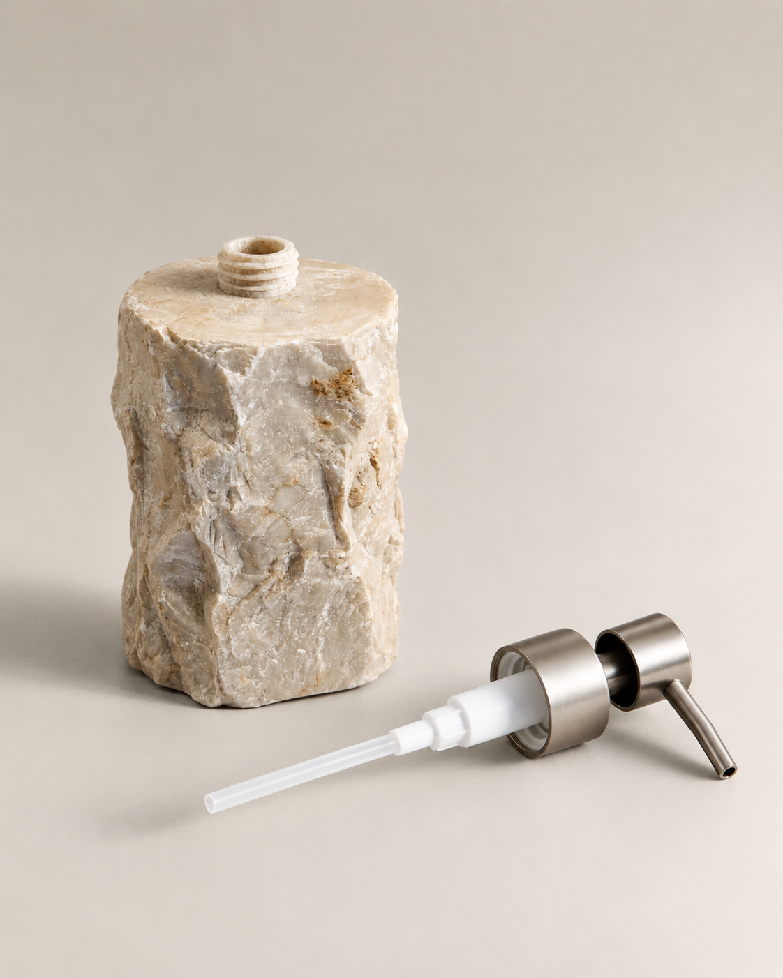 Push à savon en marbre petit blanc embout gold