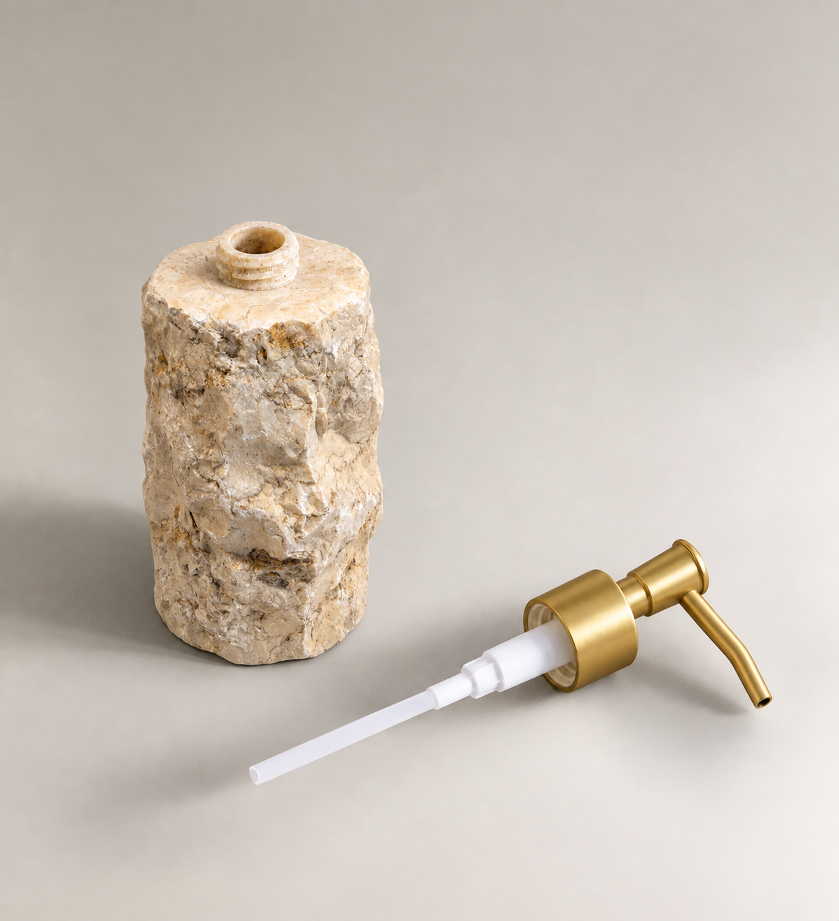 Push à savon en marbre grand blanc embout gold