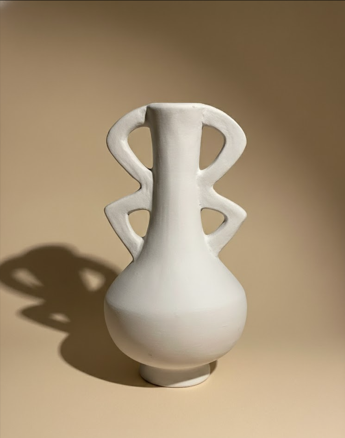 Vase à deux anses blanc