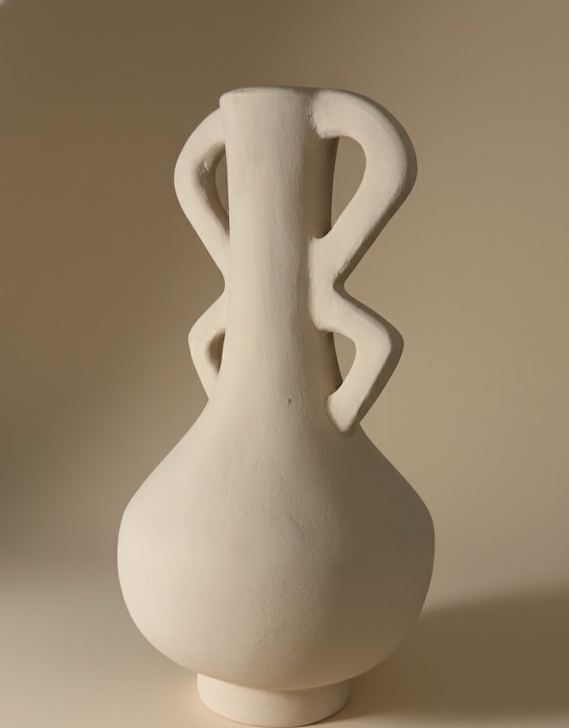 Vase à deux anses beige