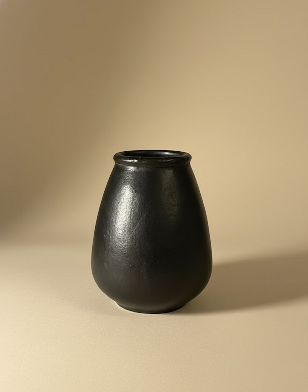 Vase noir 2