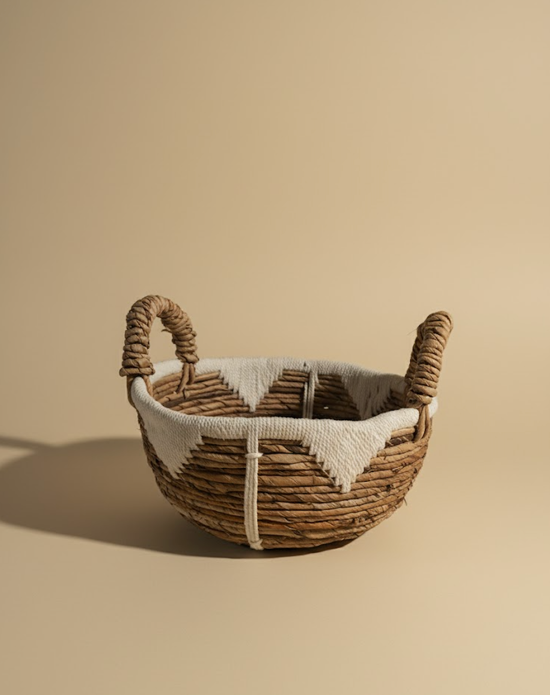 Panier moyen en macramé