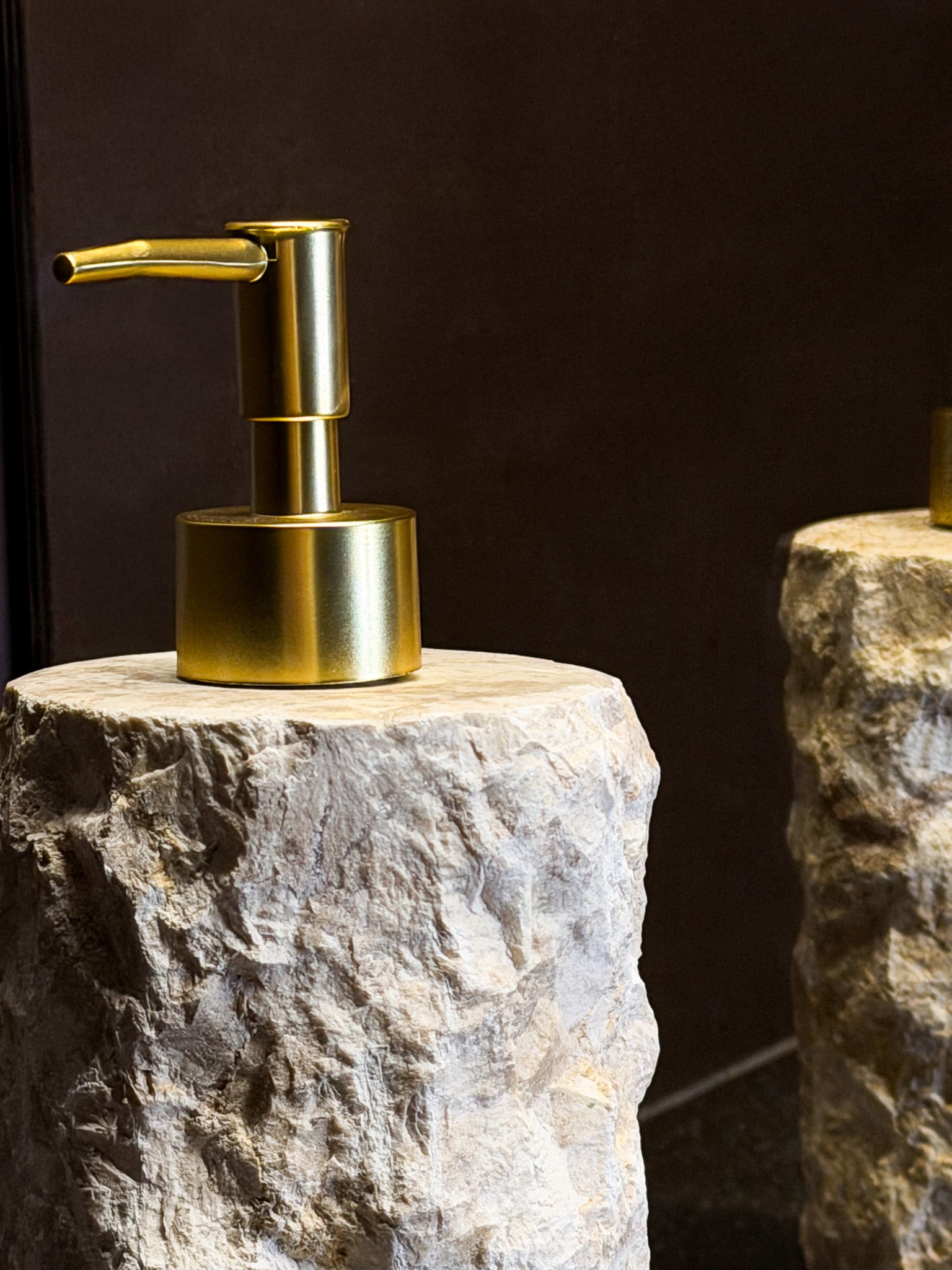 Distributeur à savon en marbre grand