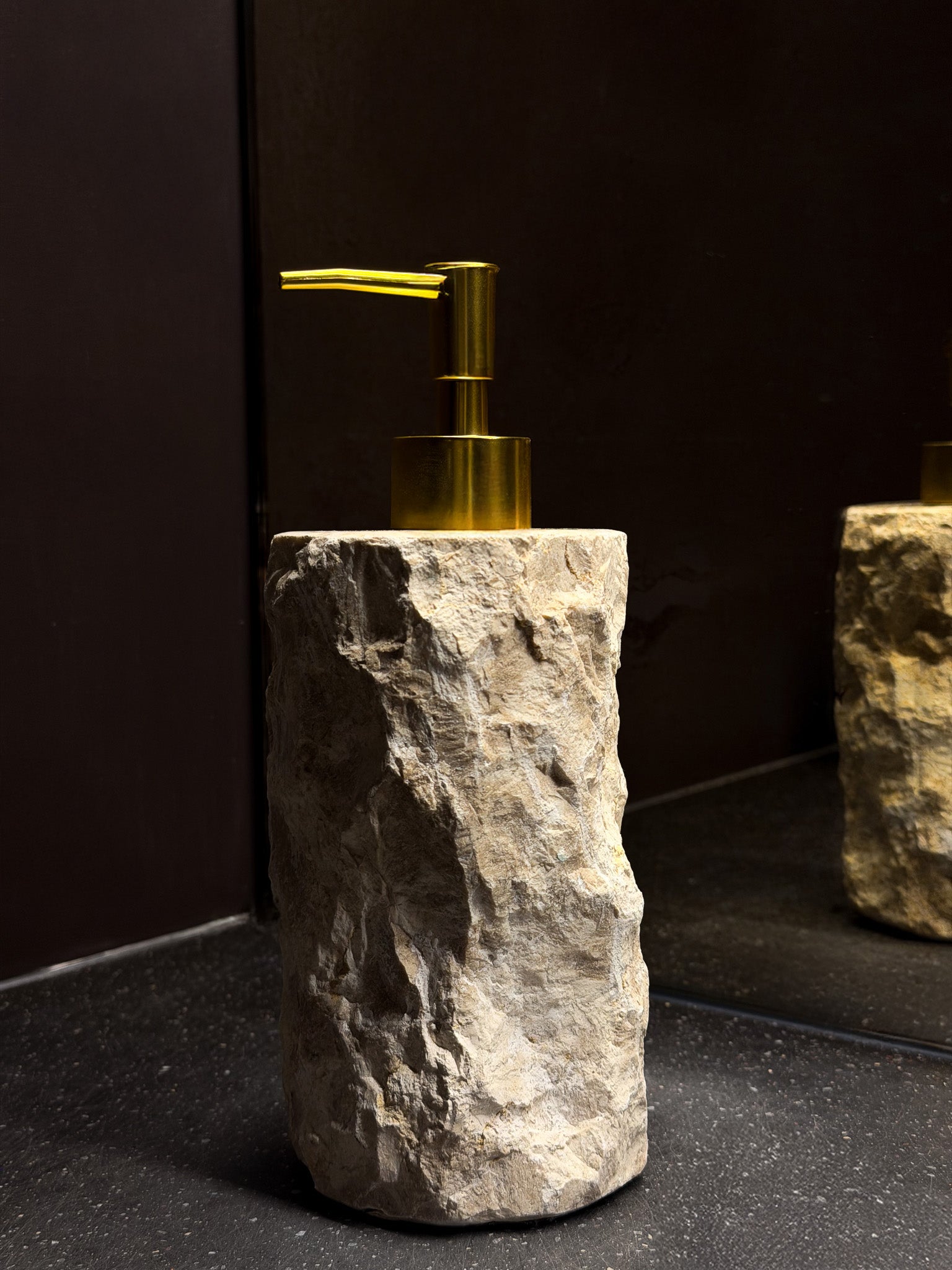 Distributeur à savon en marbre grand