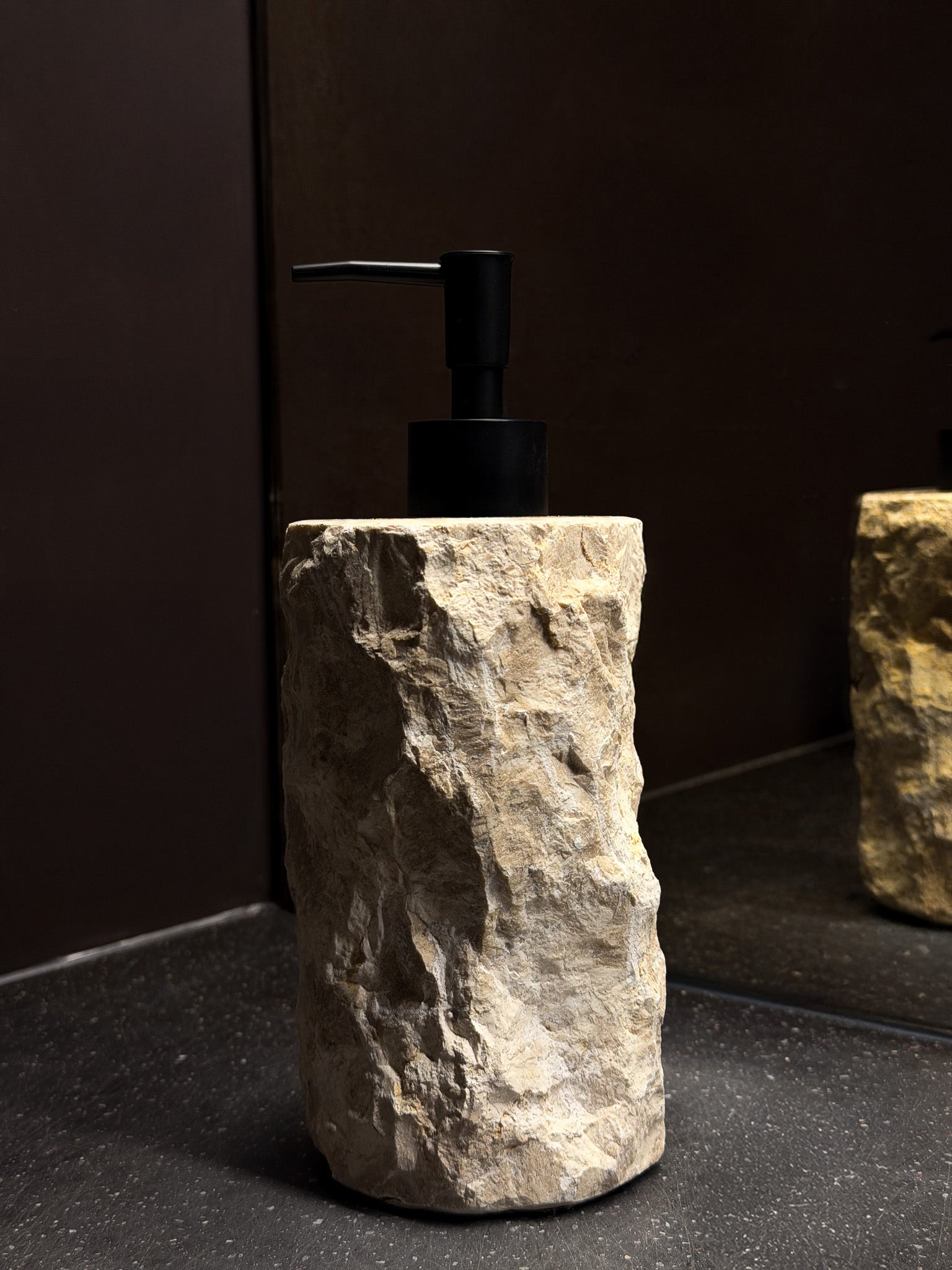 Distributeur à savon en marbre grand