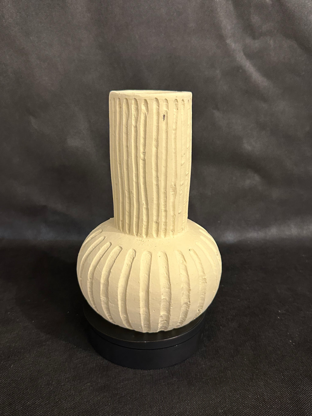 Vase jaune – Design côtelé