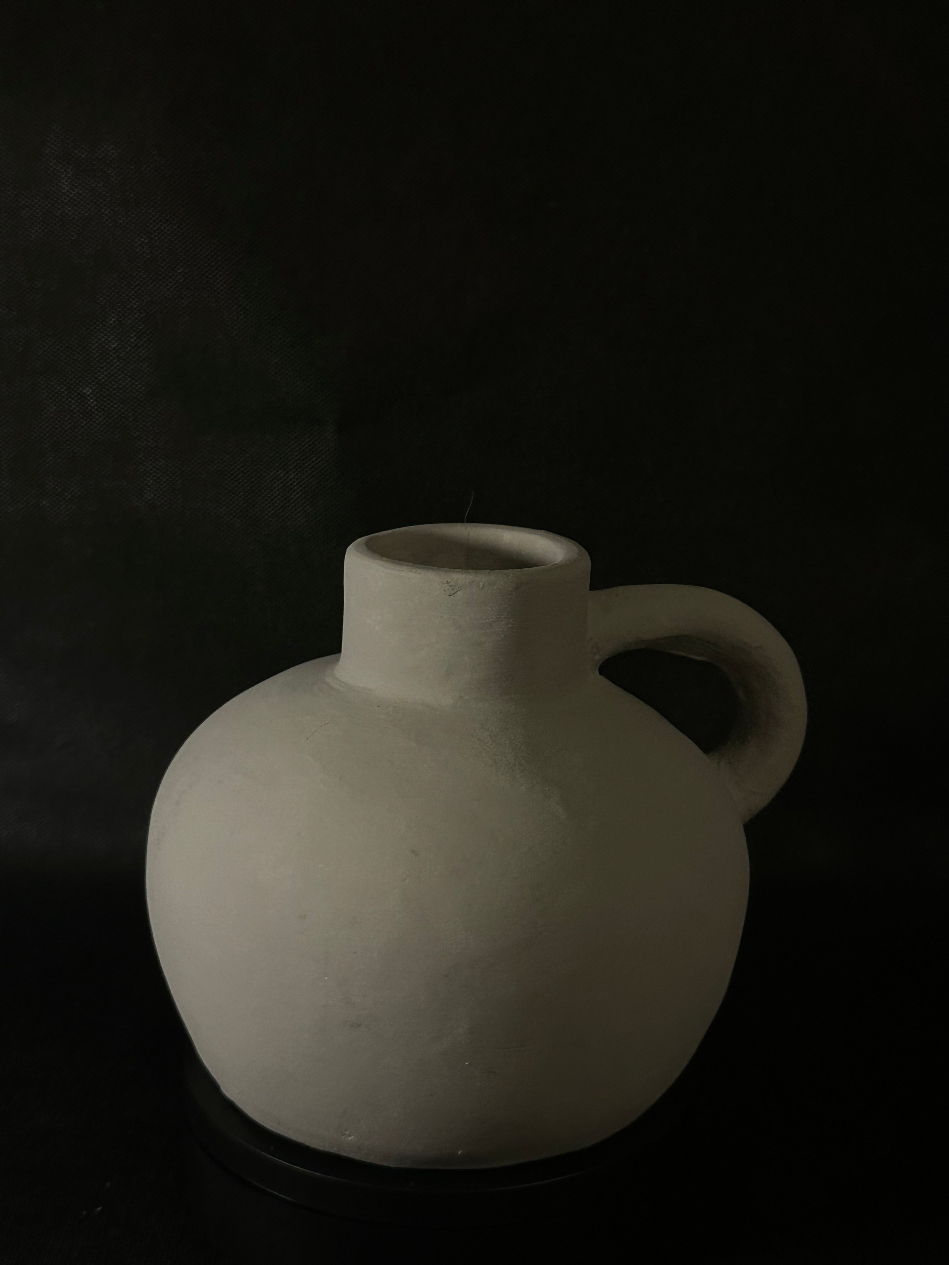 Vase rond avec poignée gris