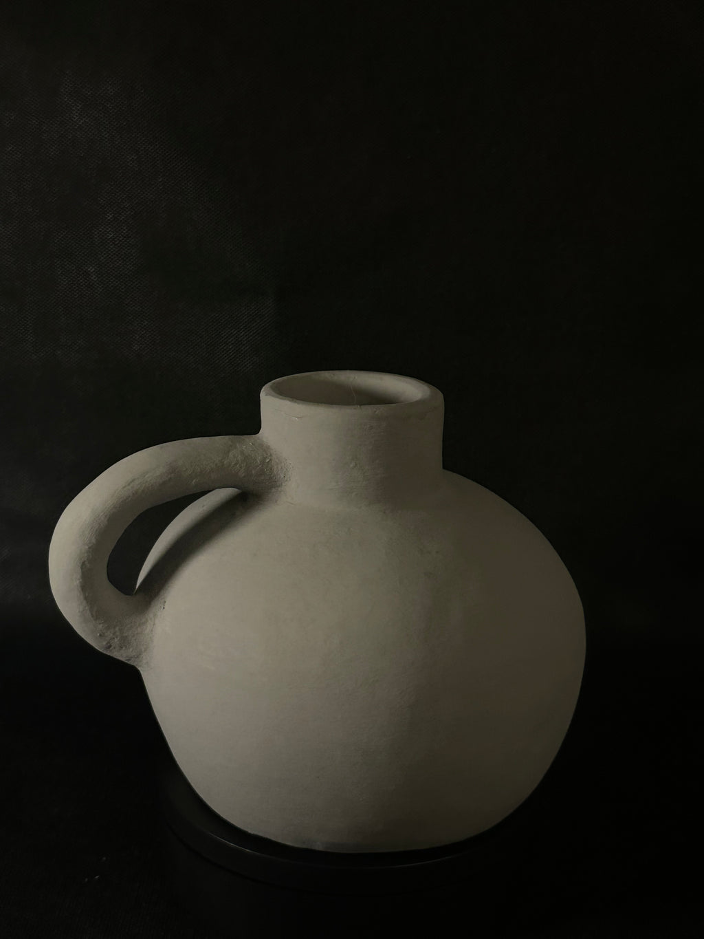 Vase rond avec poignée gris