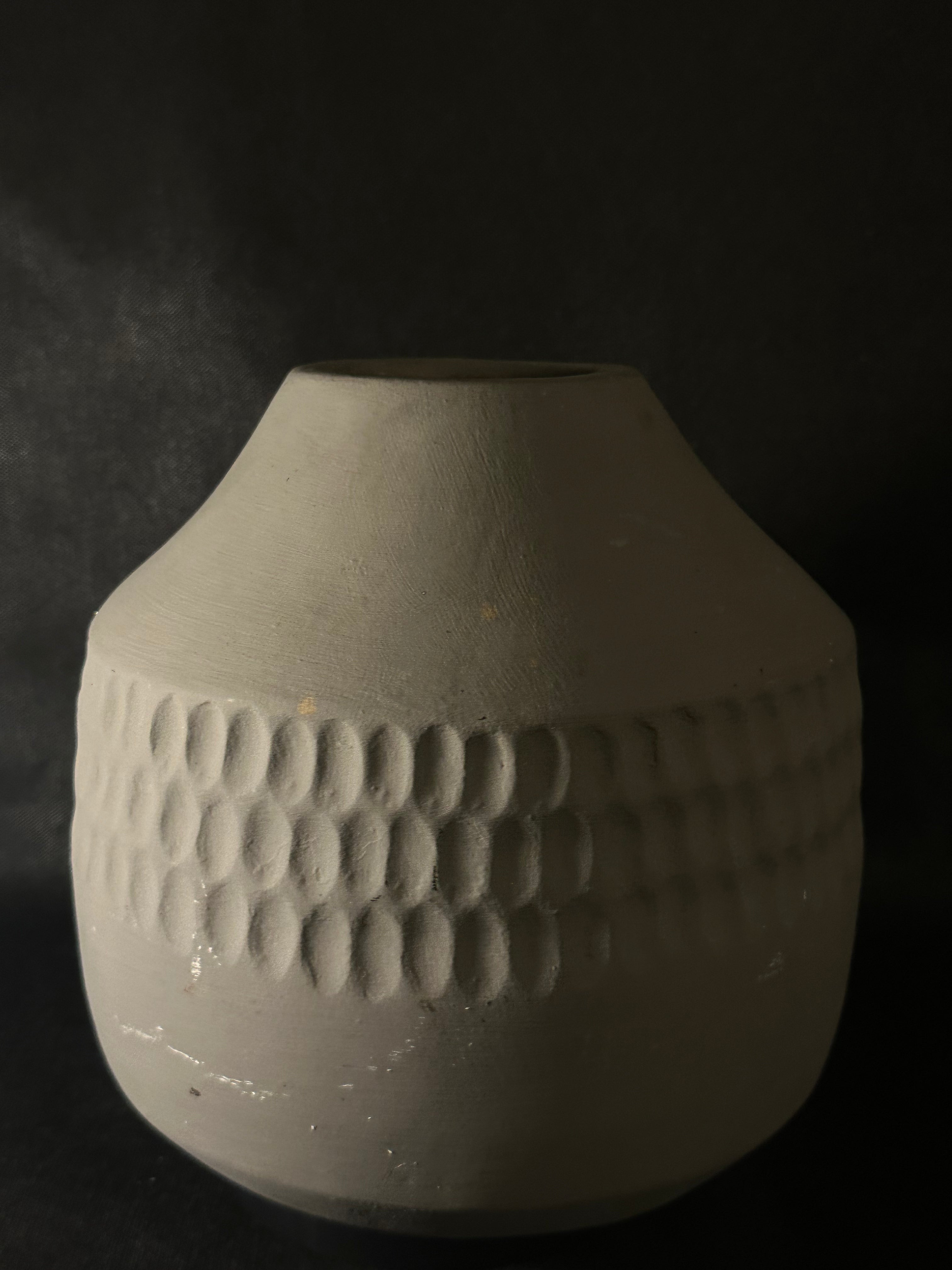 Vase gris texturé