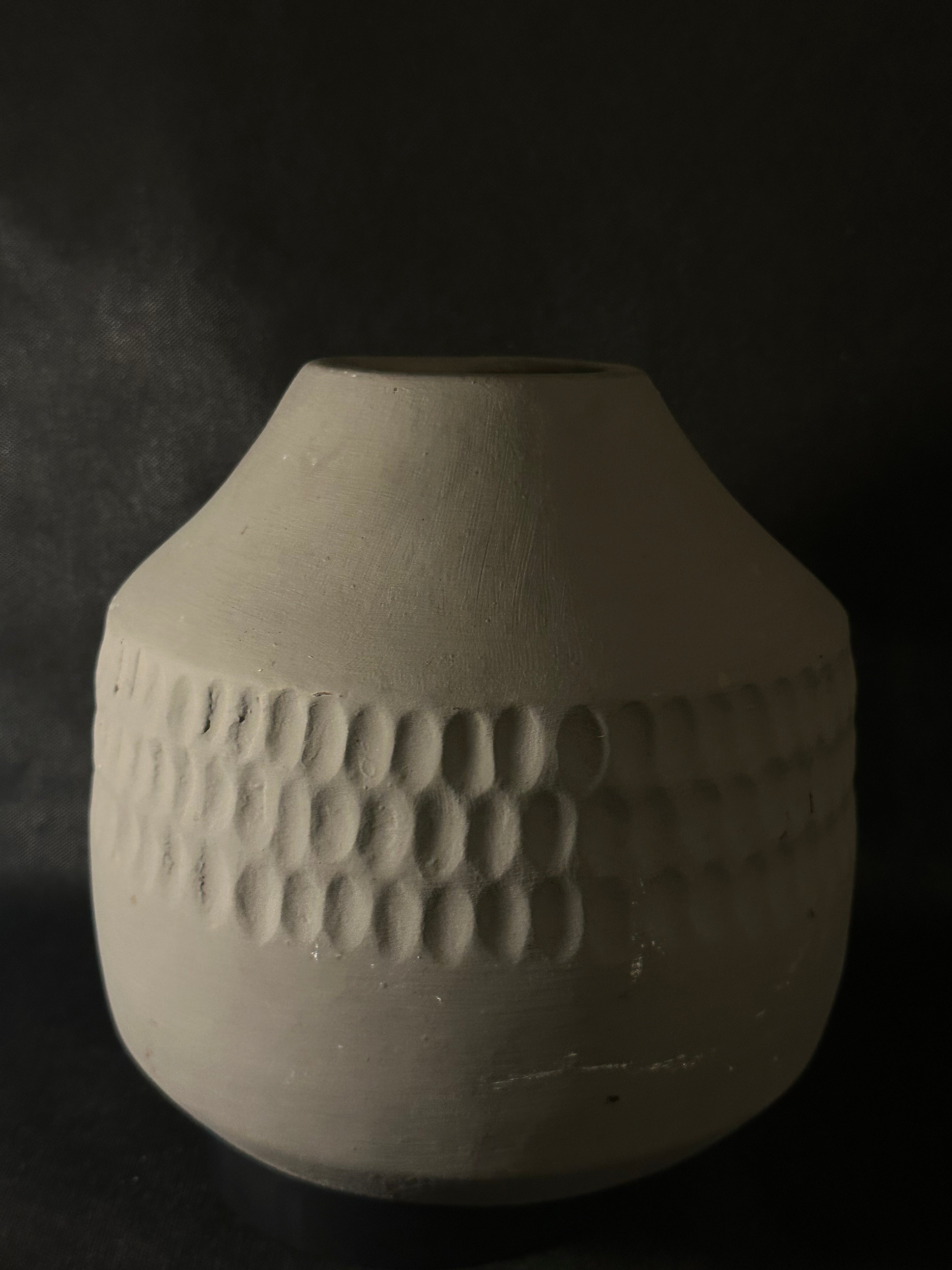 Vase gris texturé
