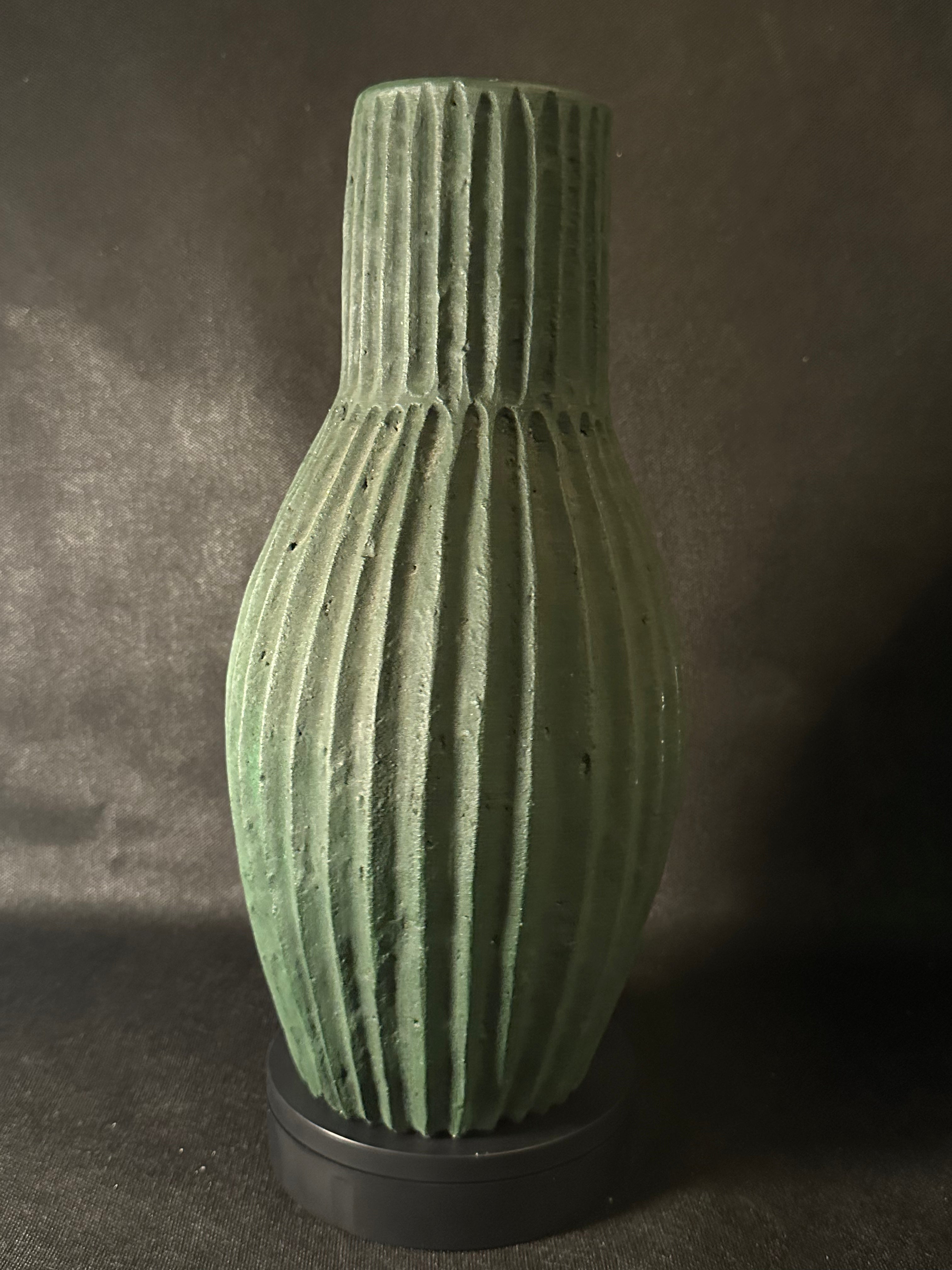Vase à rayures vert