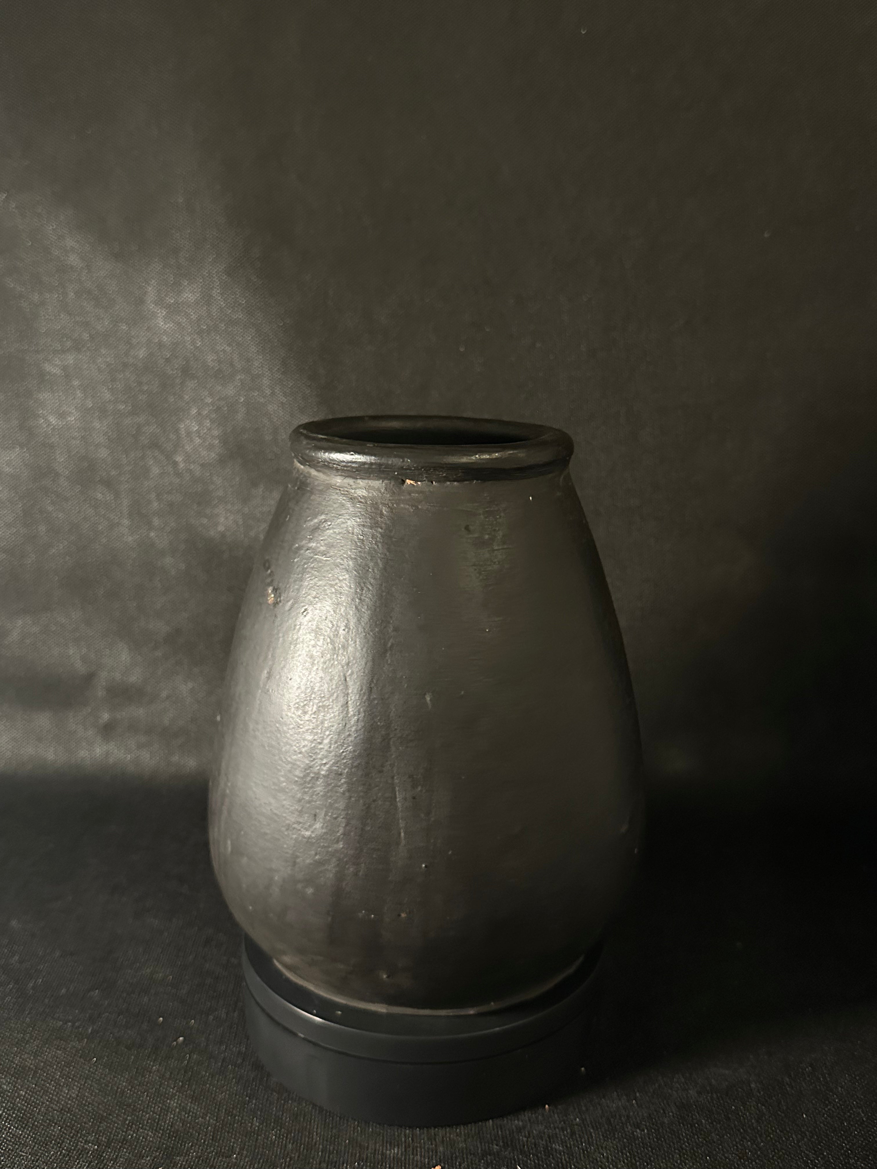 Vase noir 1