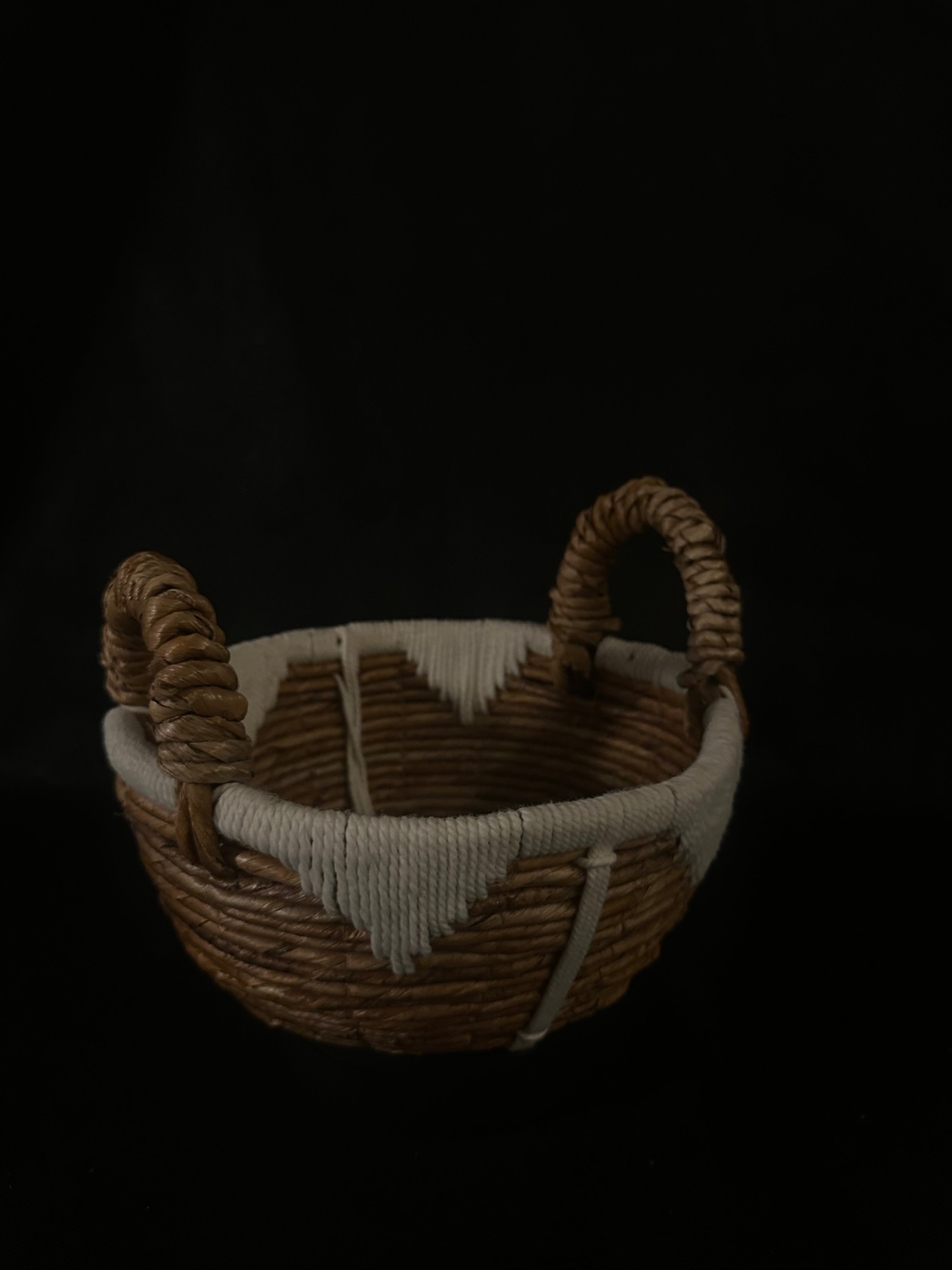 Panier petit en macramé