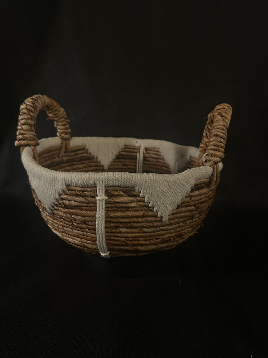 Panier moyen en macramé