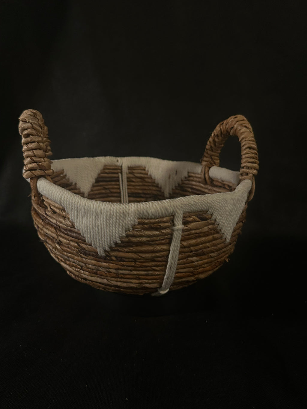 Panier moyen en macramé