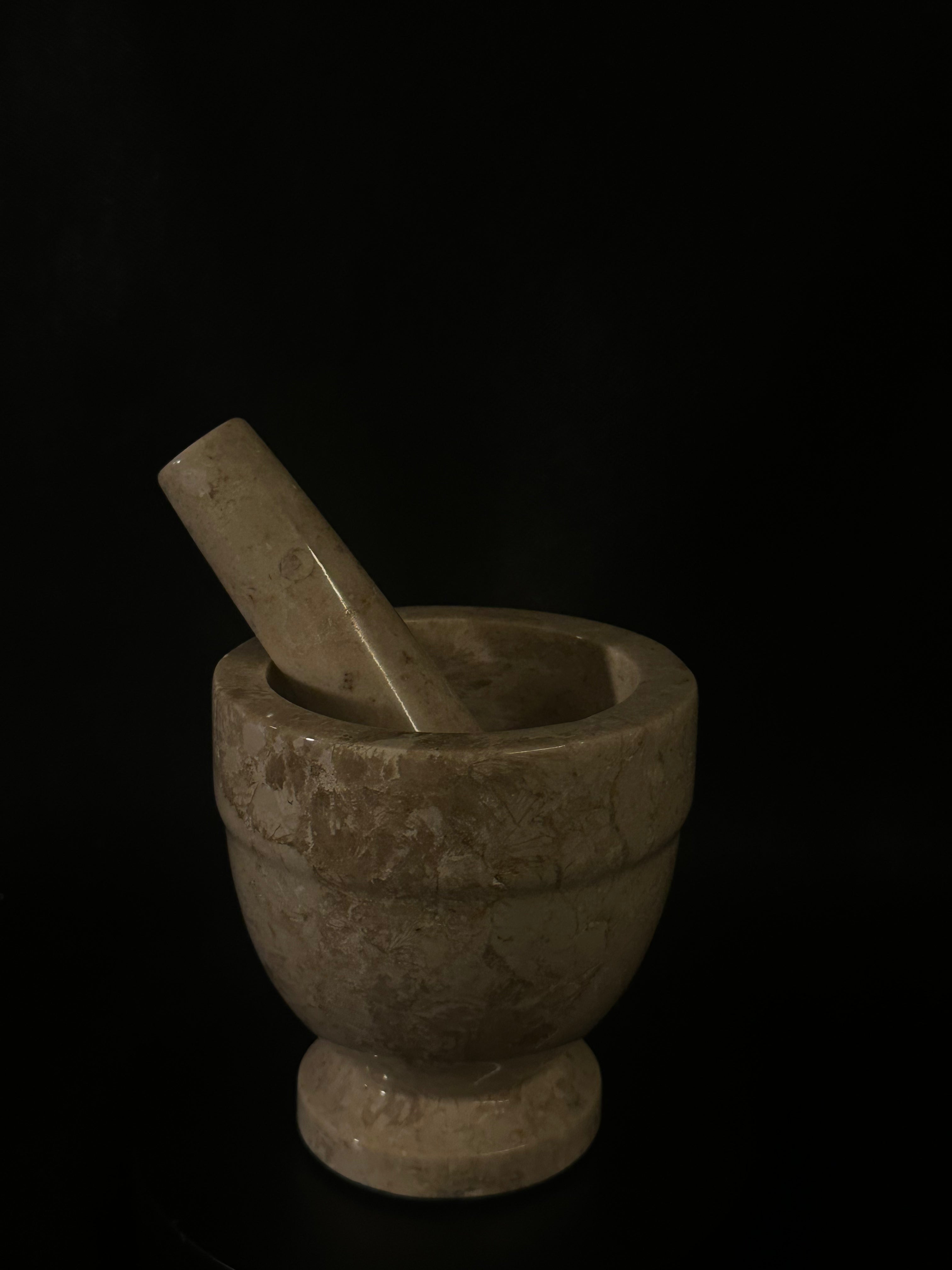 Mortier en marbre blanc