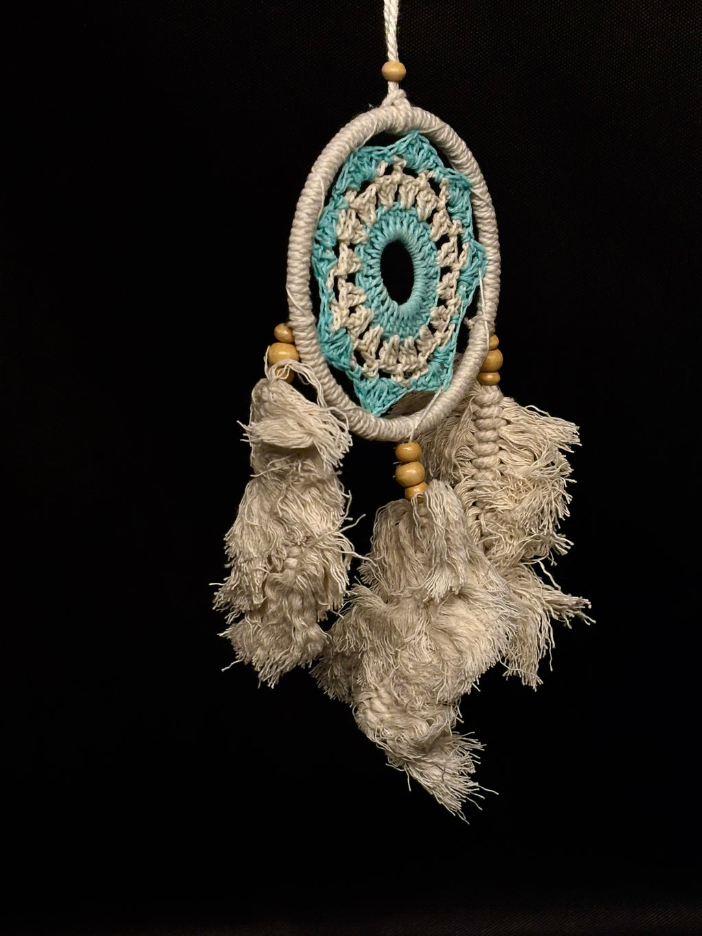 Petit Attrape-Rêves Bleu et Écru en Macramé