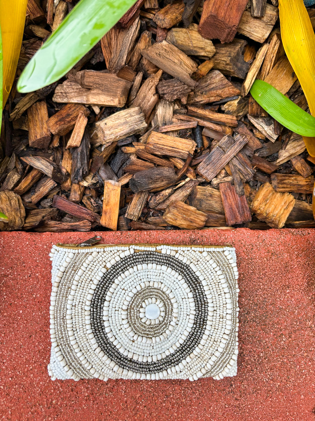 Pochettes ou porte-monnaie perlées artisanales