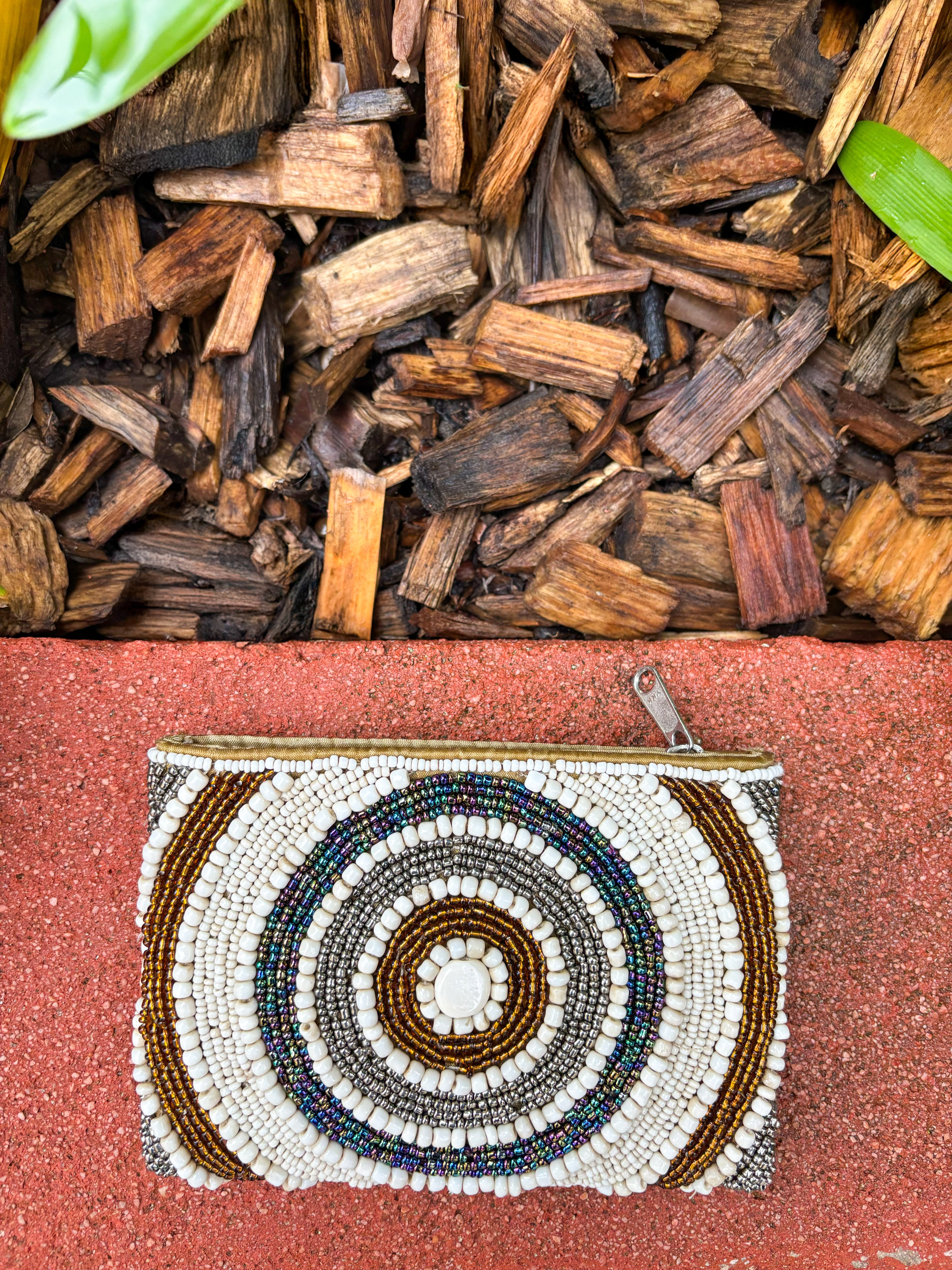 Pochettes ou porte-monnaie perlées artisanales