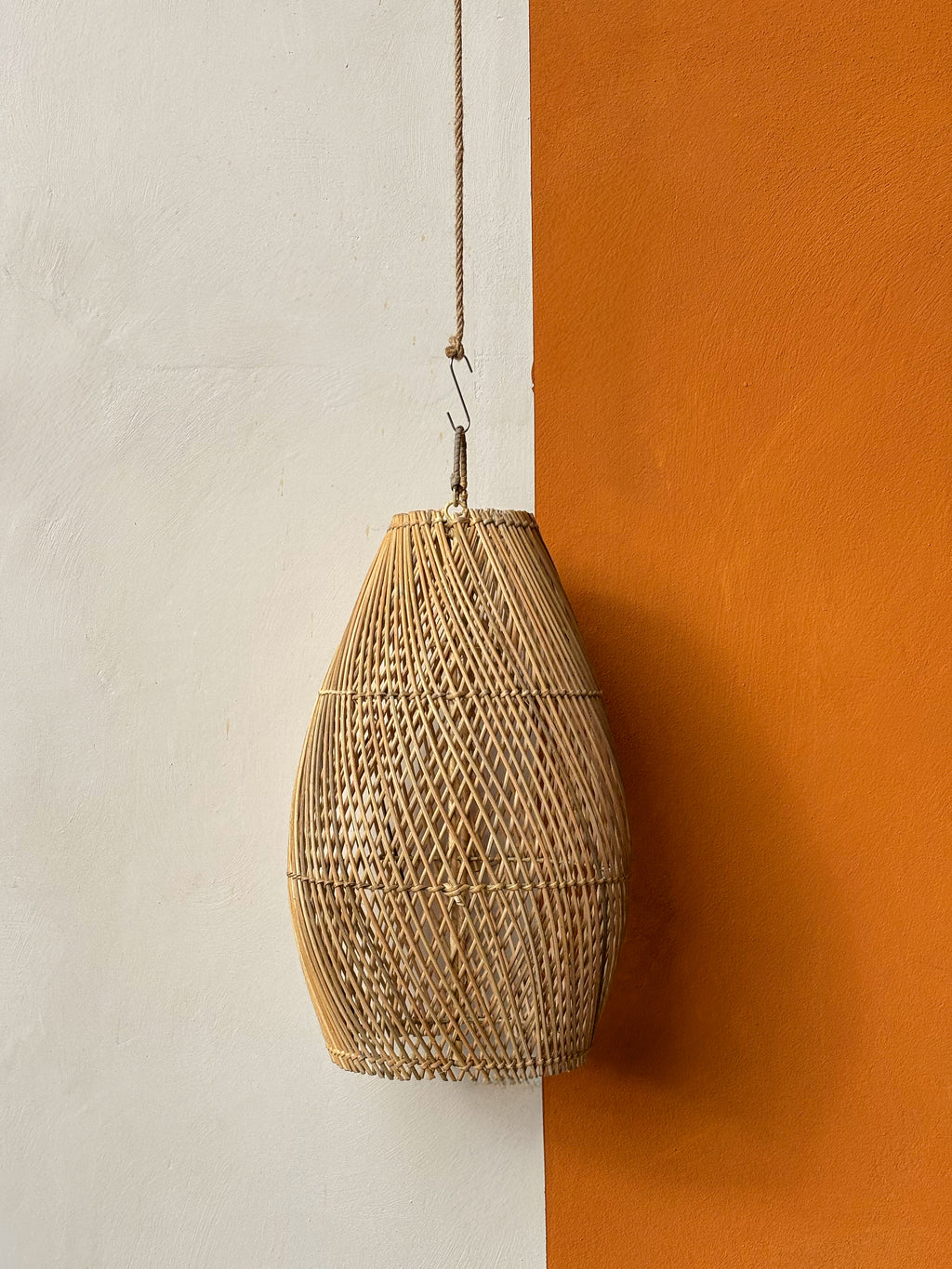 Moyen luminaire goutte en rotin