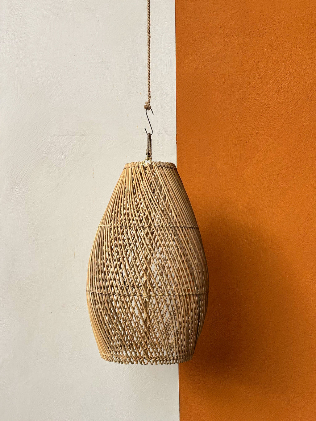 Moyen luminaire goutte en rotin