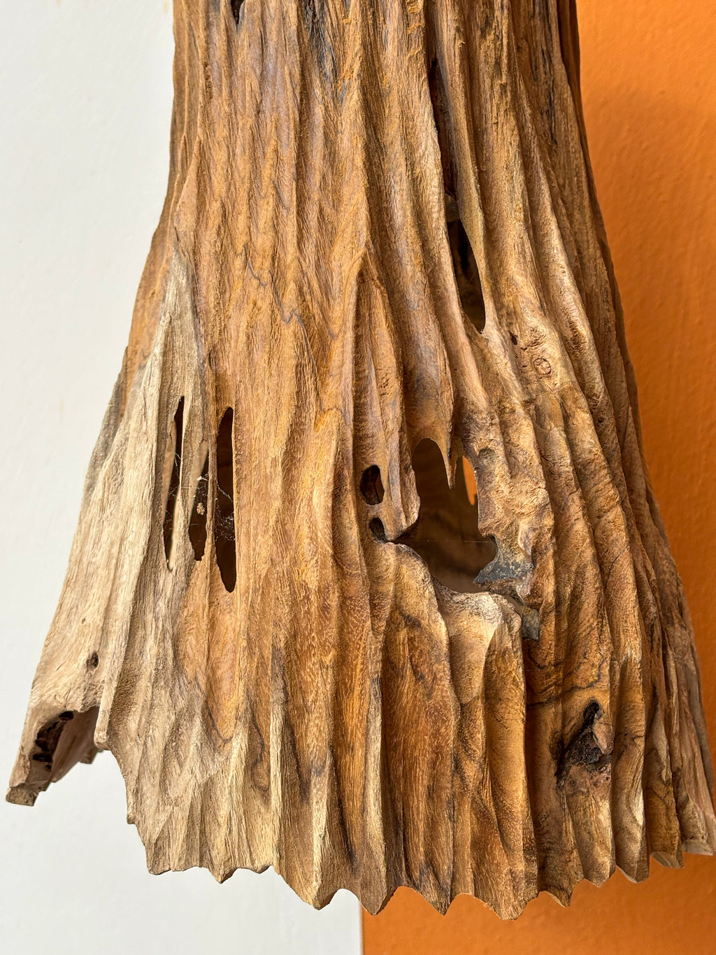 Luminaire en bois de teck