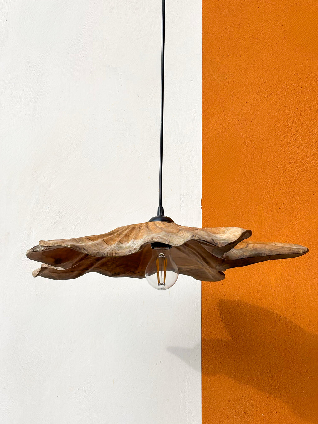 Luminaire plat en bois de teck