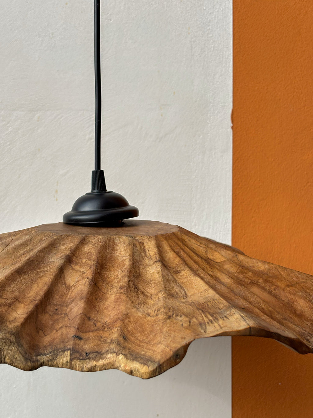 Luminaire plat en bois de teck