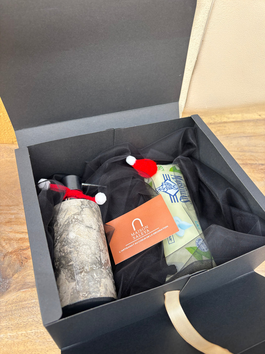 Coffret – Push à Savon en Marbre & Savon le Petit Marseillais