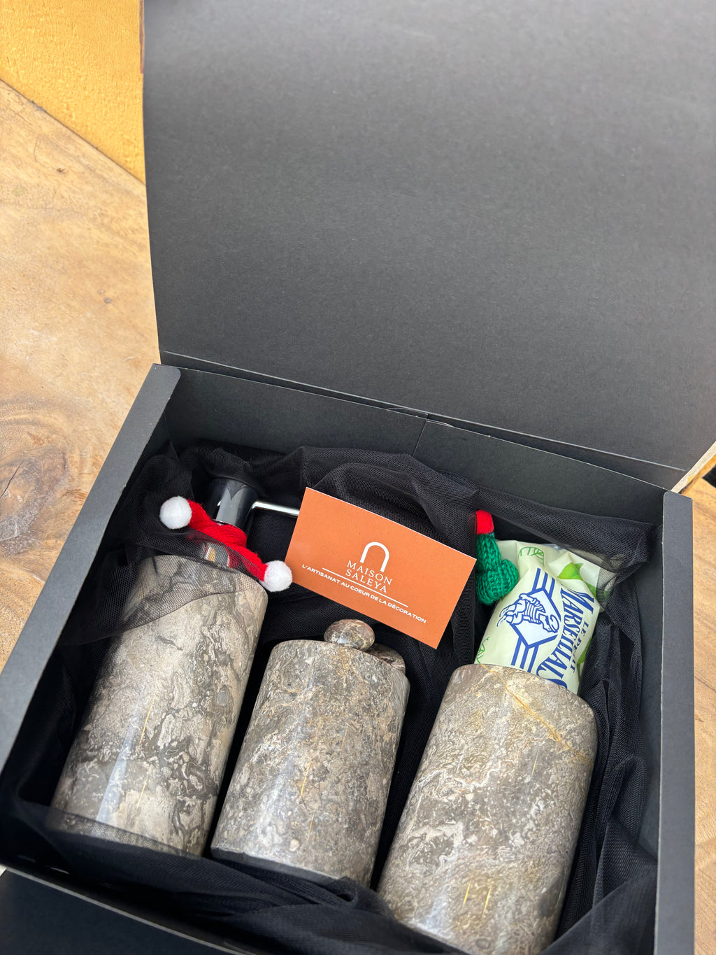 Coffret – Set Salle de Bain en Marbre & Savon Le Petit Marseillais