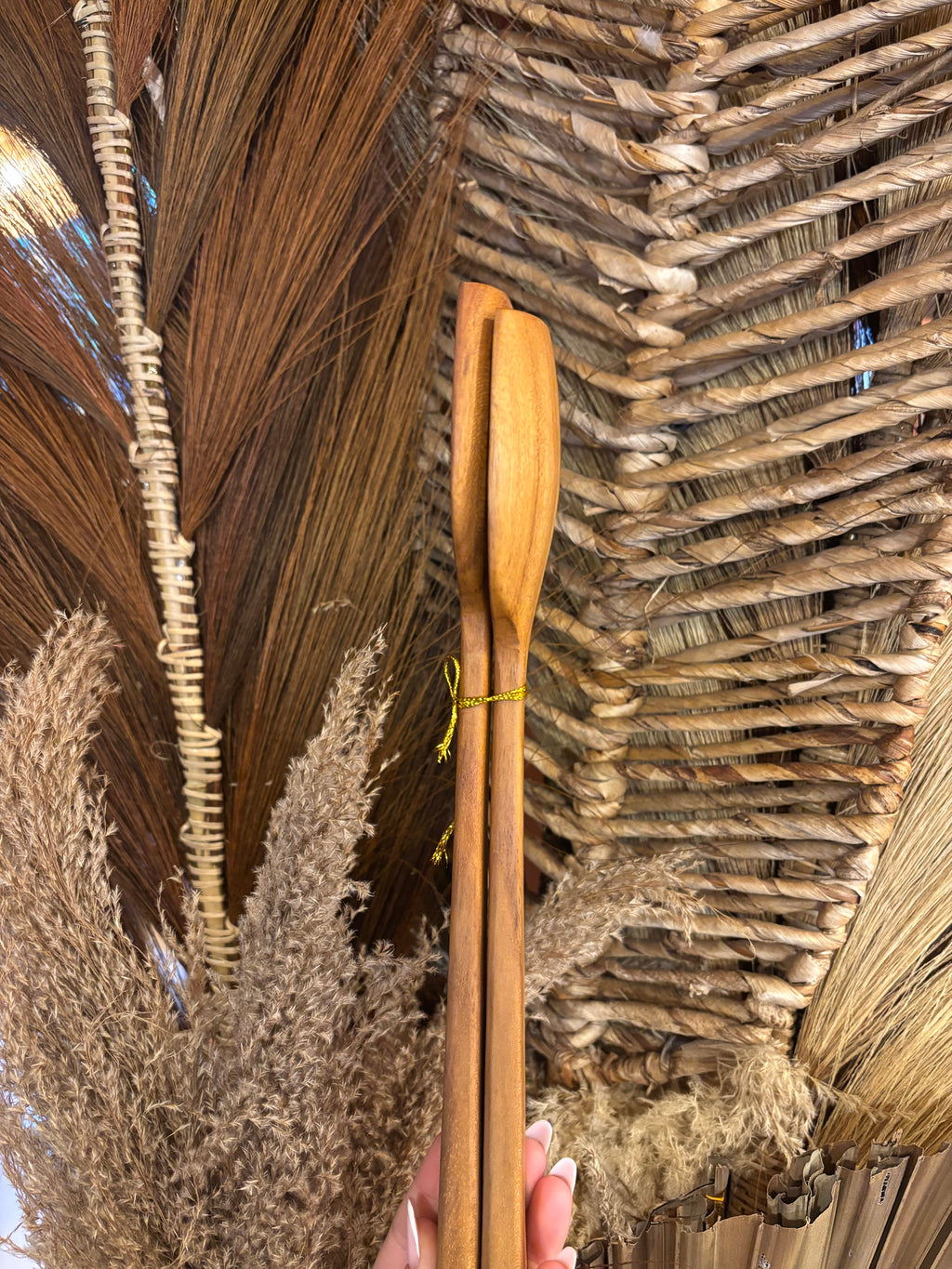 Coffret Planche en Bois de Teck & Couverts à Salade Artisanaux