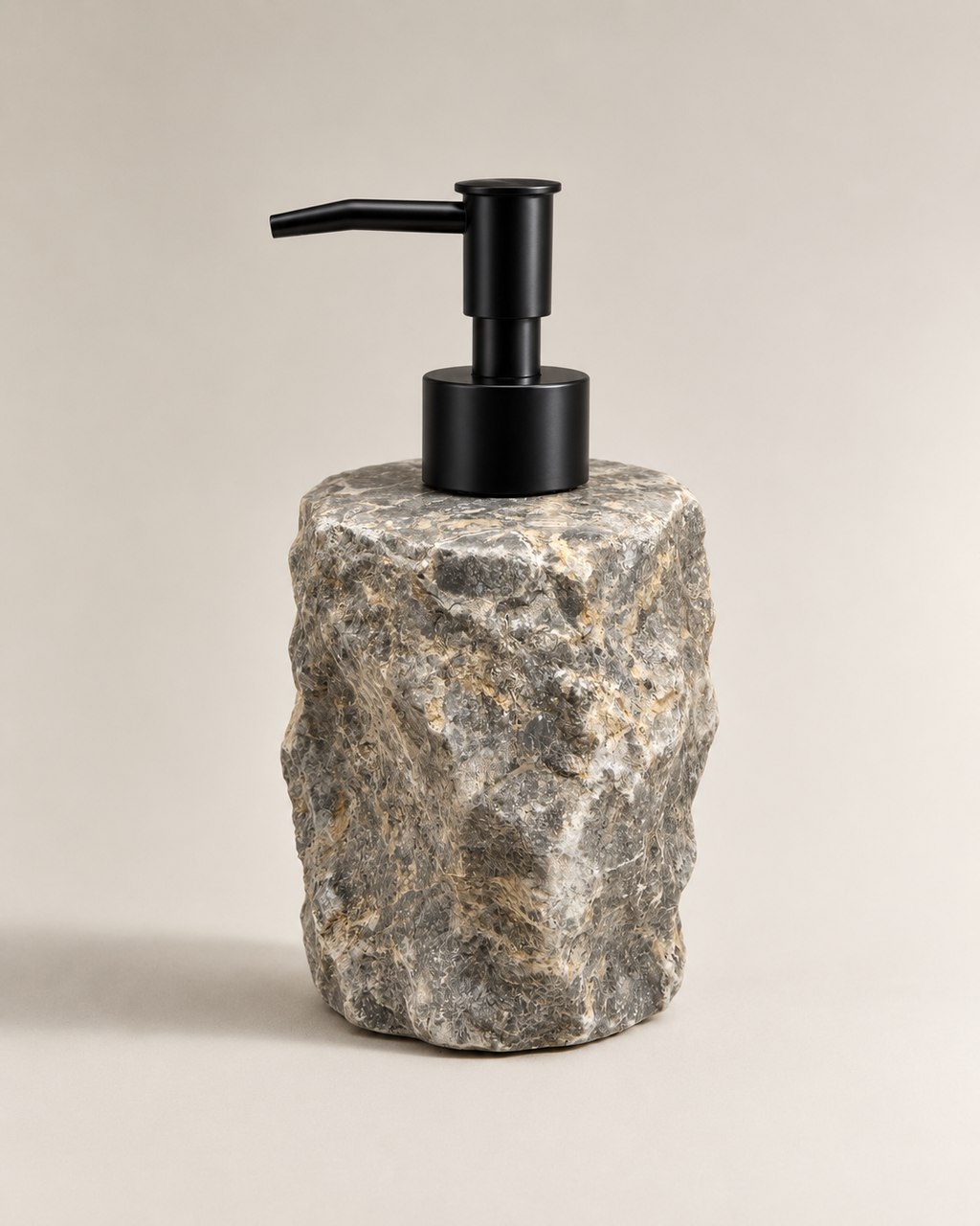 Push à savon en marbre petit gris embout noir