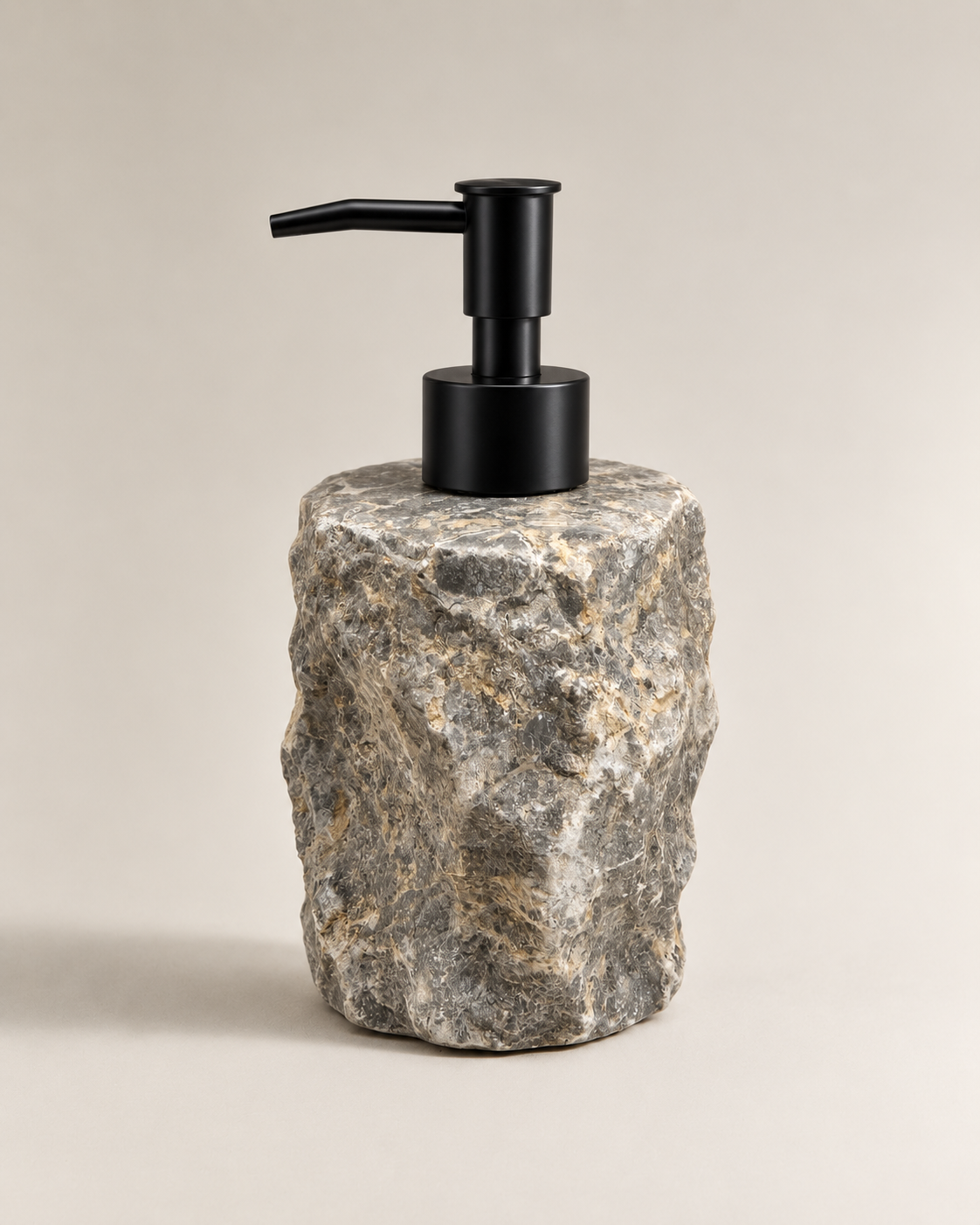 Push à savon en marbre petit gris embout noir
